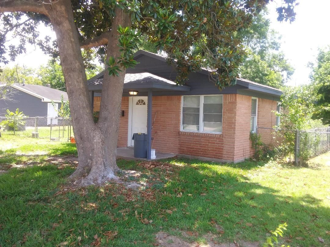 411 Ash Property Photo