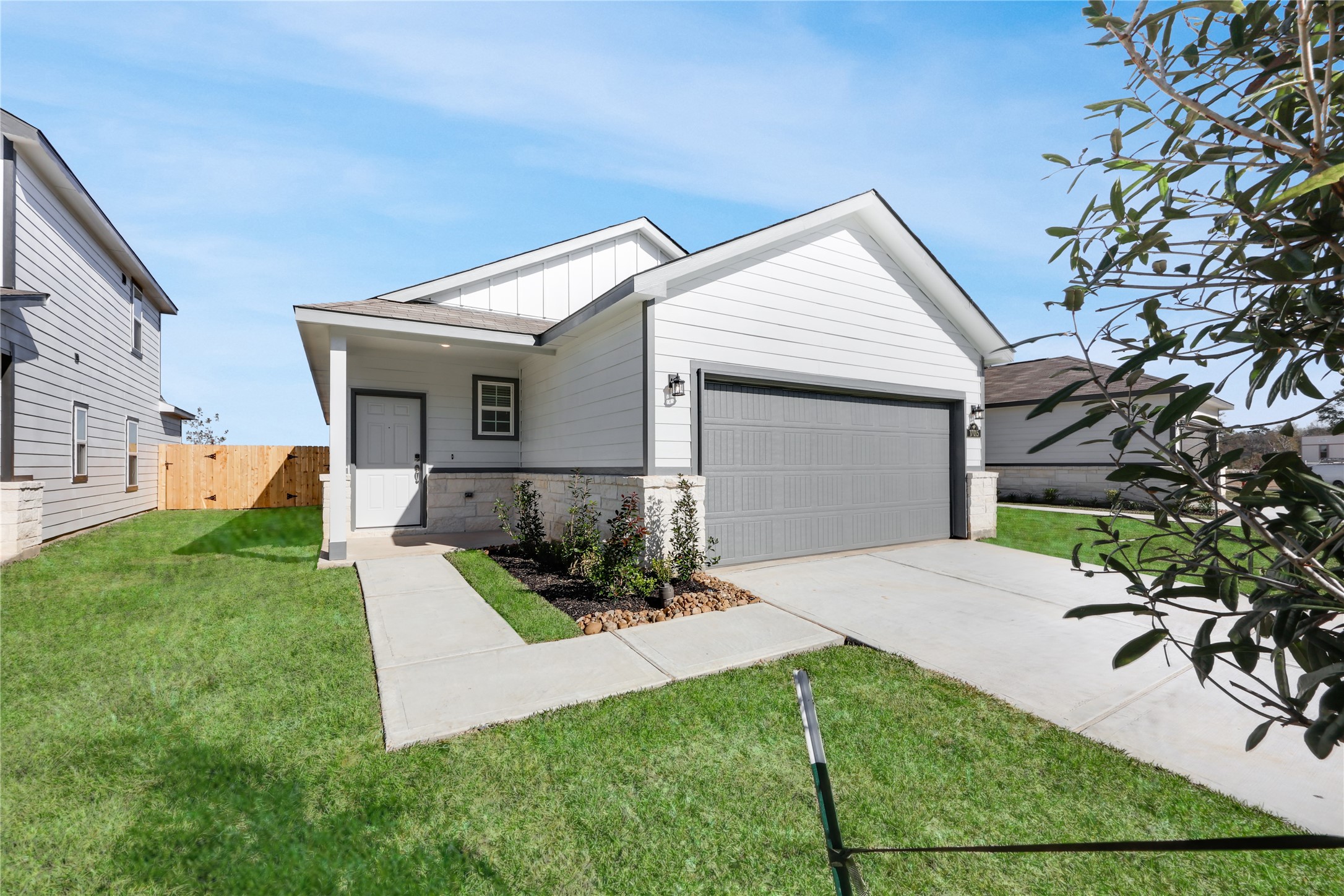 17022 Pandora Way Property Photo 2