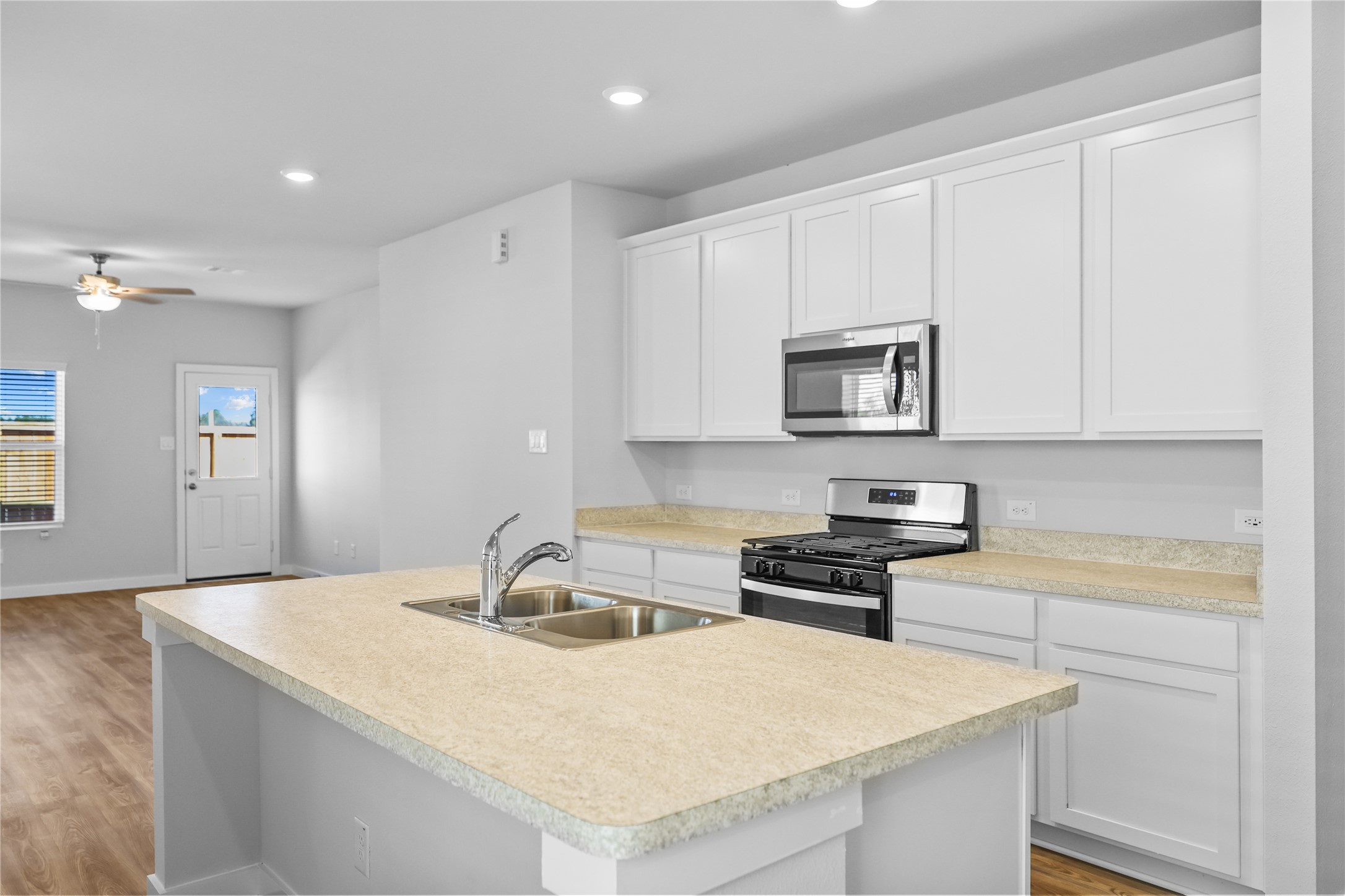 17022 Pandora Way Property Photo 5