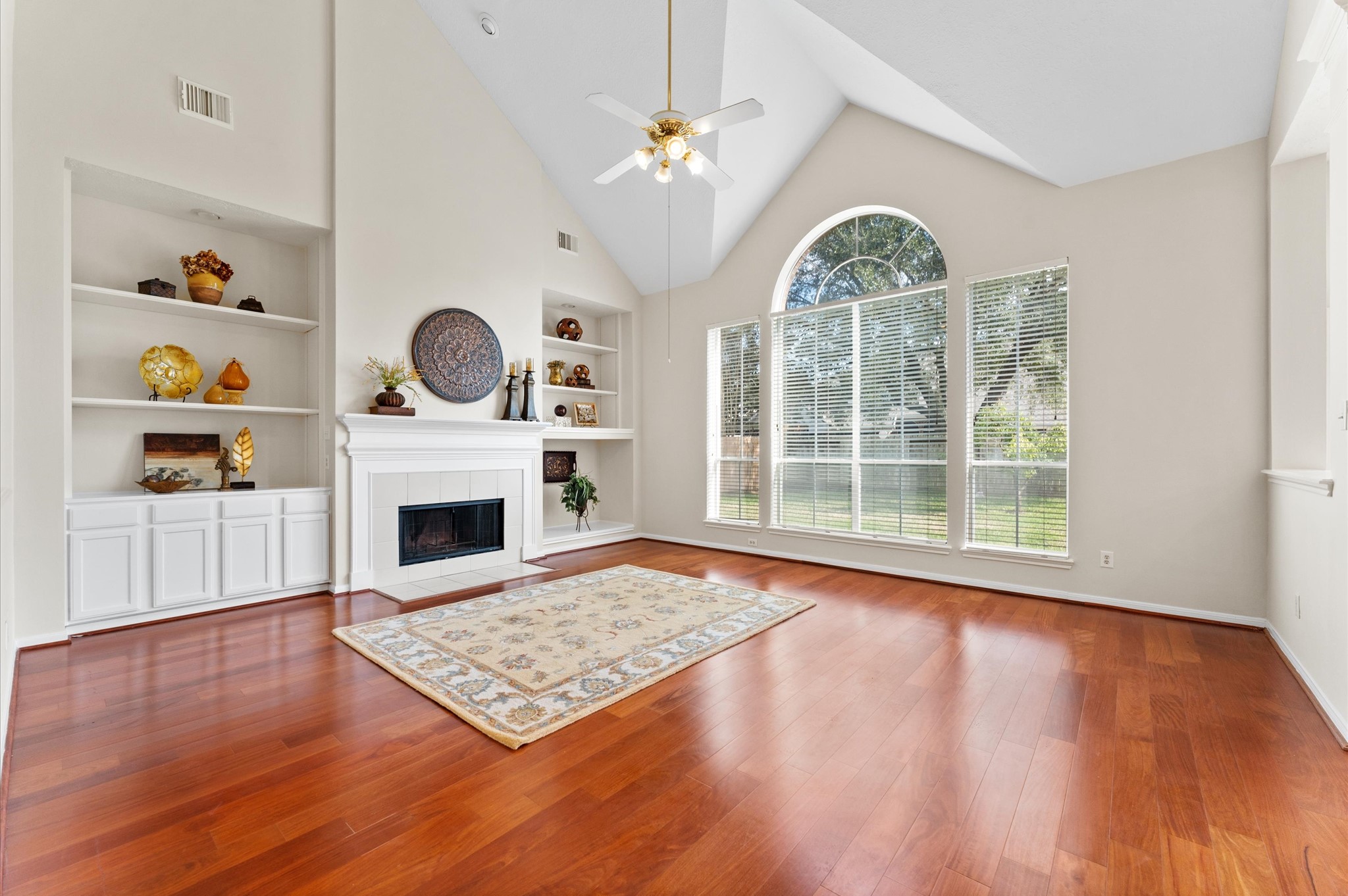 6626 Kendall Creek Drive Property Photo 7