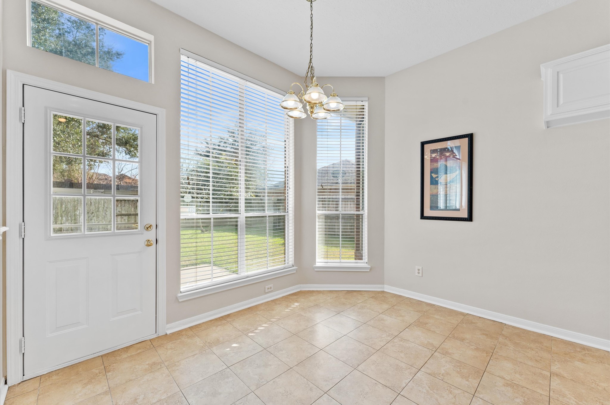 6626 Kendall Creek Drive Property Photo 11