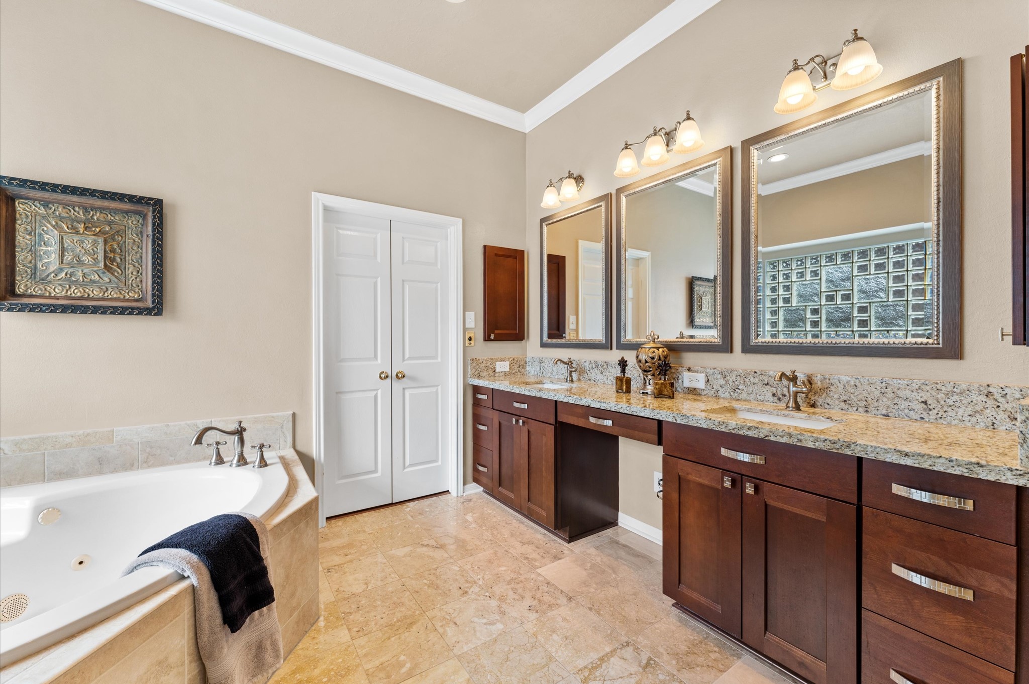 6626 Kendall Creek Drive Property Photo 15