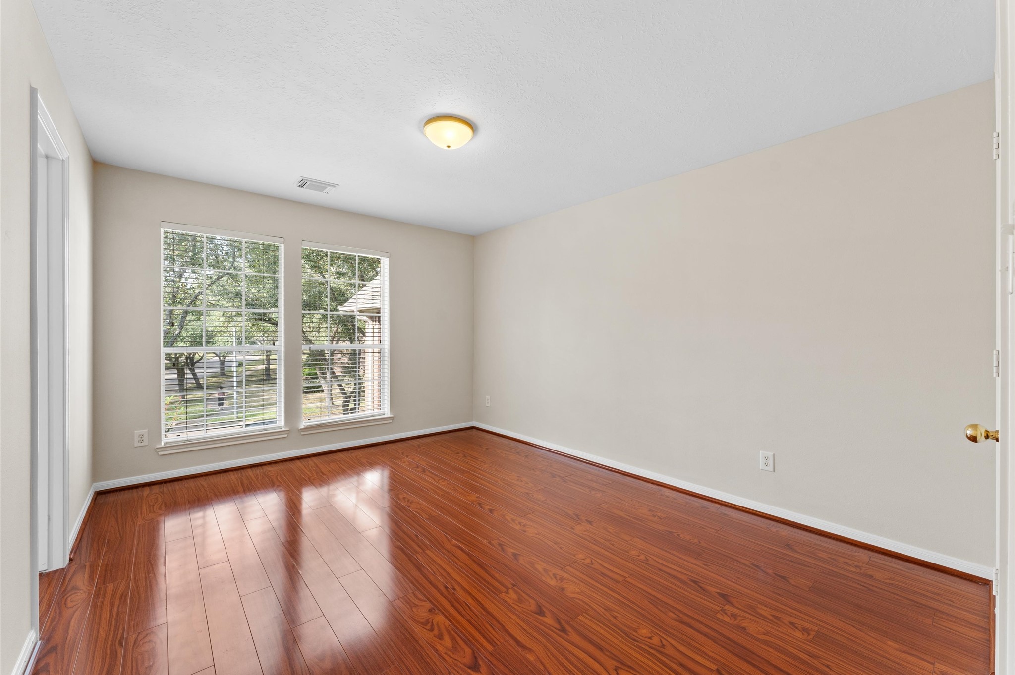 6626 Kendall Creek Drive Property Photo 19
