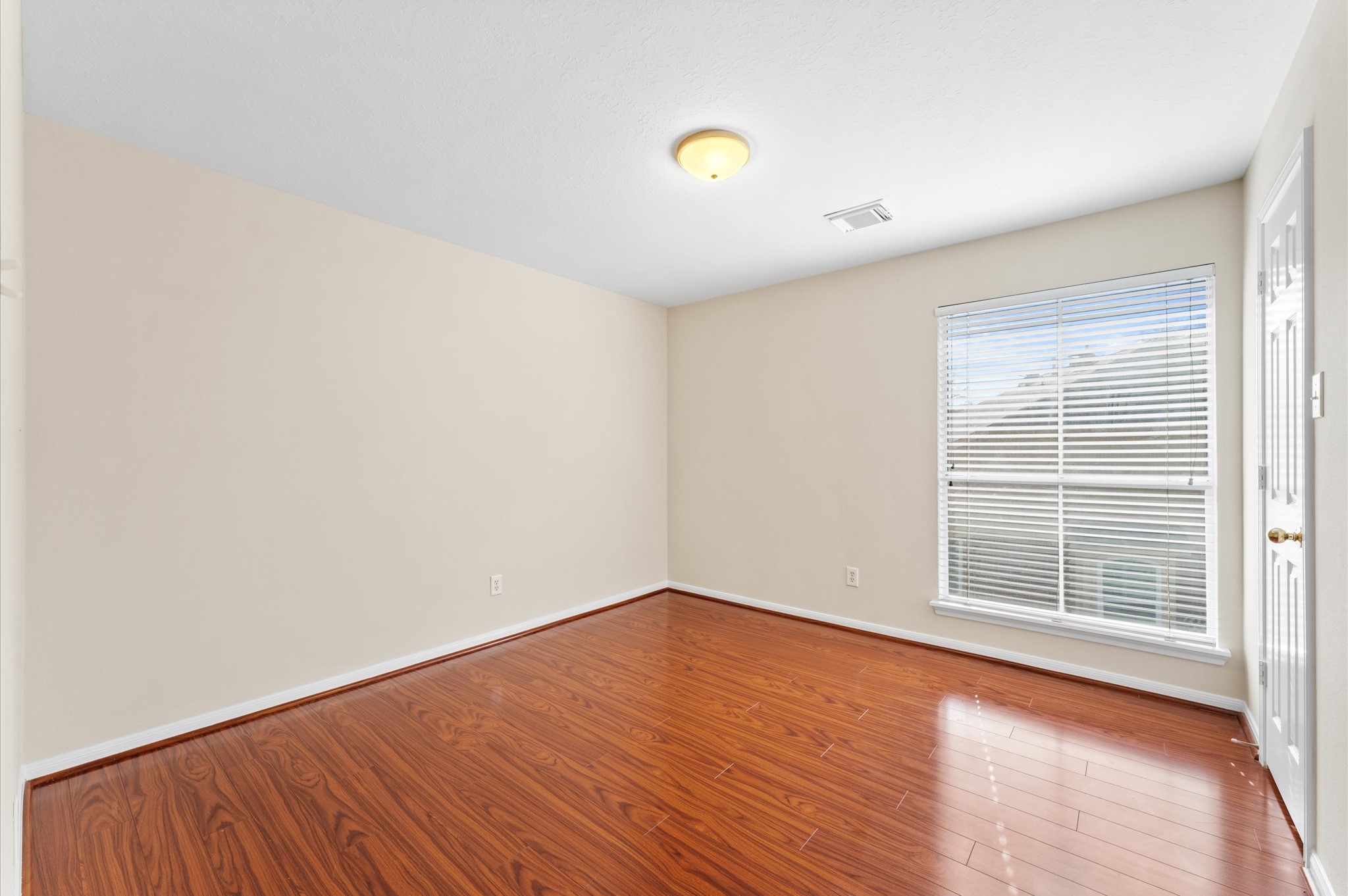 6626 Kendall Creek Drive Property Photo 23