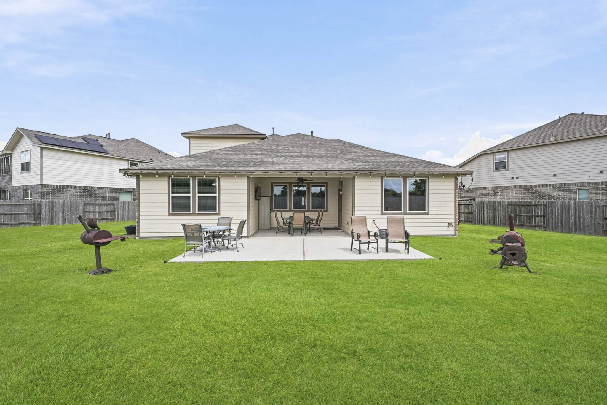 26103 Ridgelawn Drive Property Photo 4