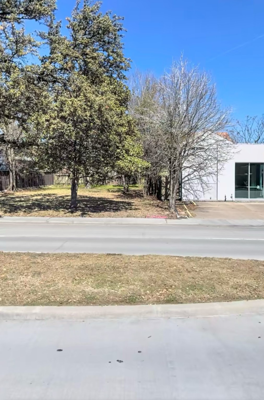 2230 Richmond Avenue Property Photo 3