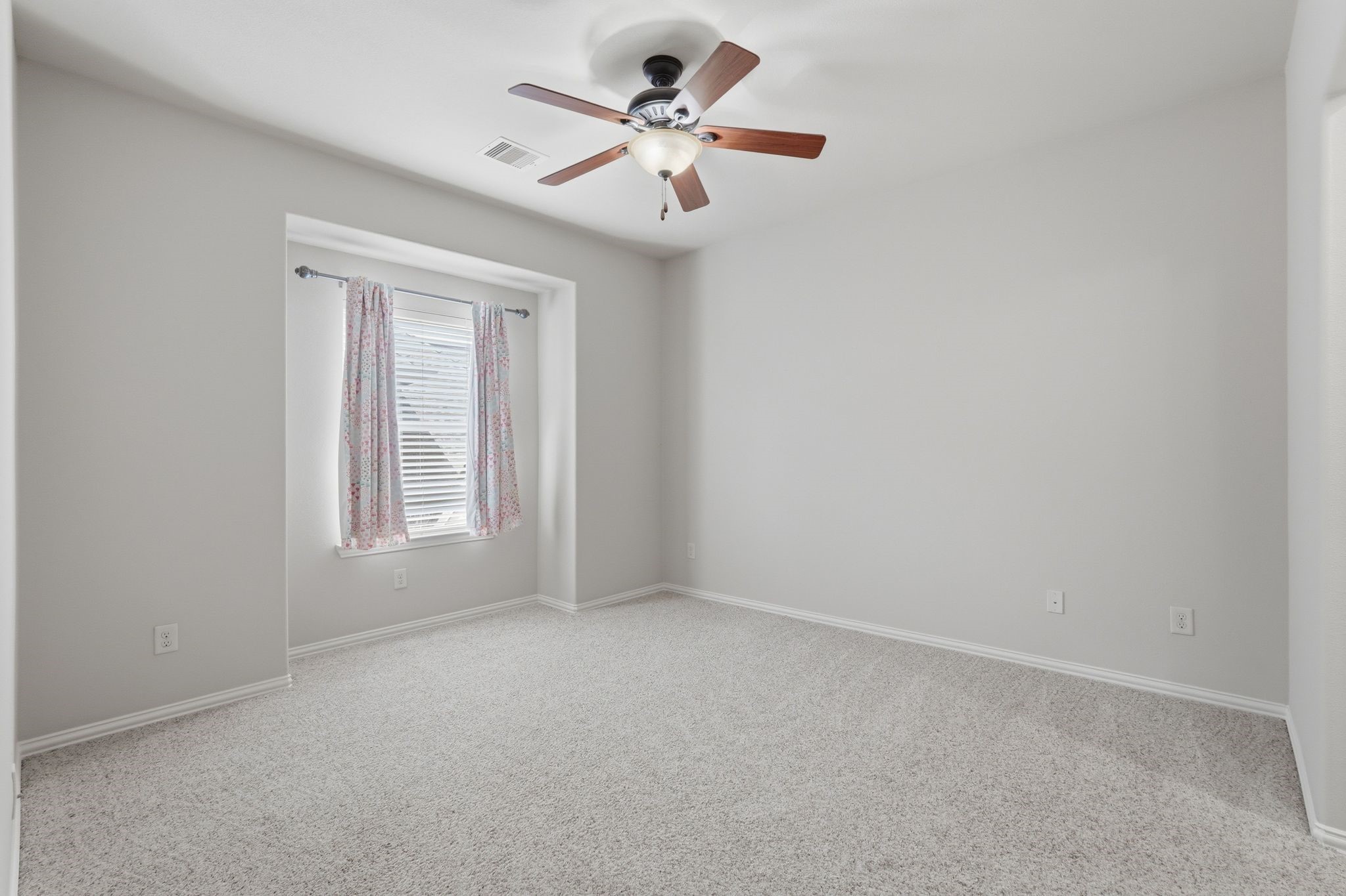 126 E Cove View Trail Property Photo 34