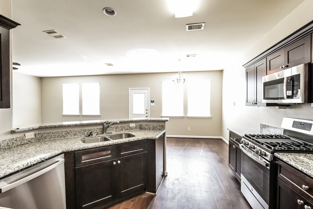2622 Mesquite Ridge Drive Property Photo 9