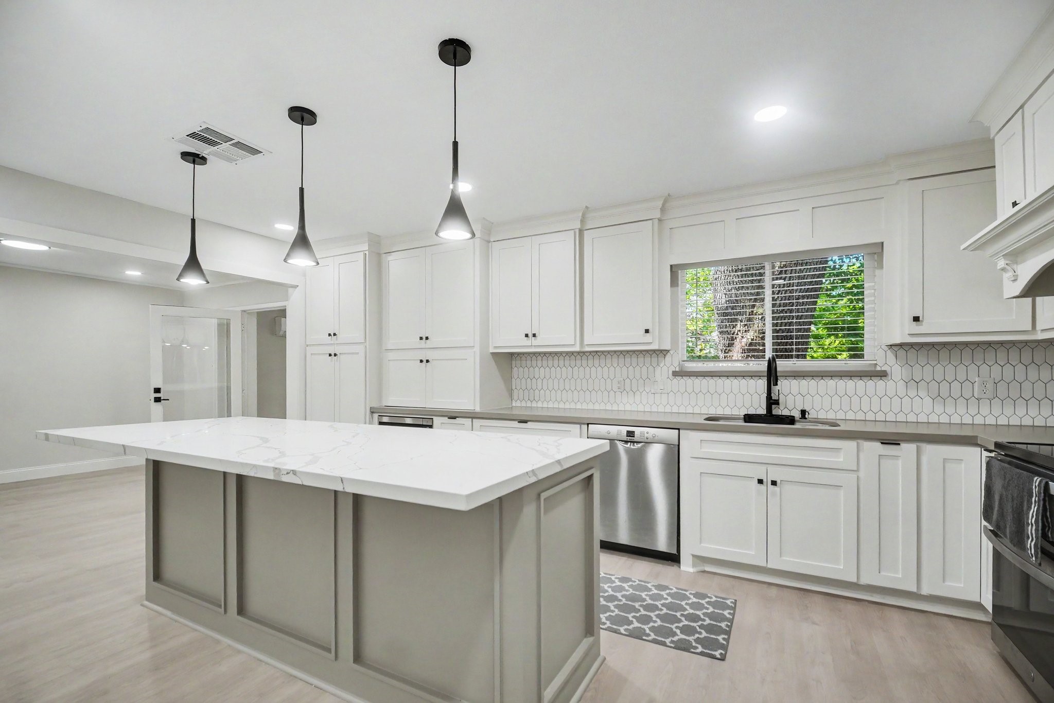9323 Meadowbriar Lane Property Photo 7
