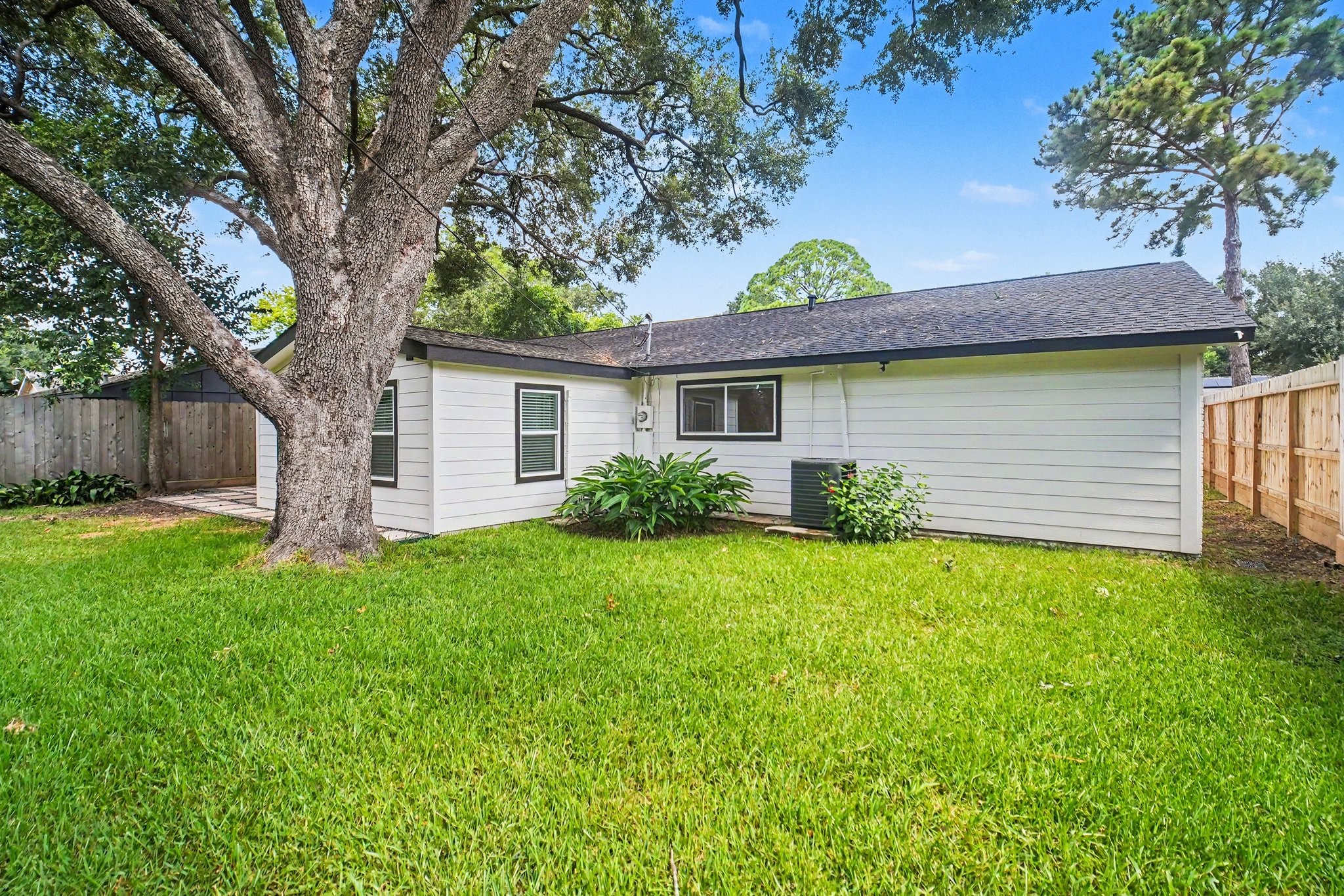 9323 Meadowbriar Lane Property Photo 39