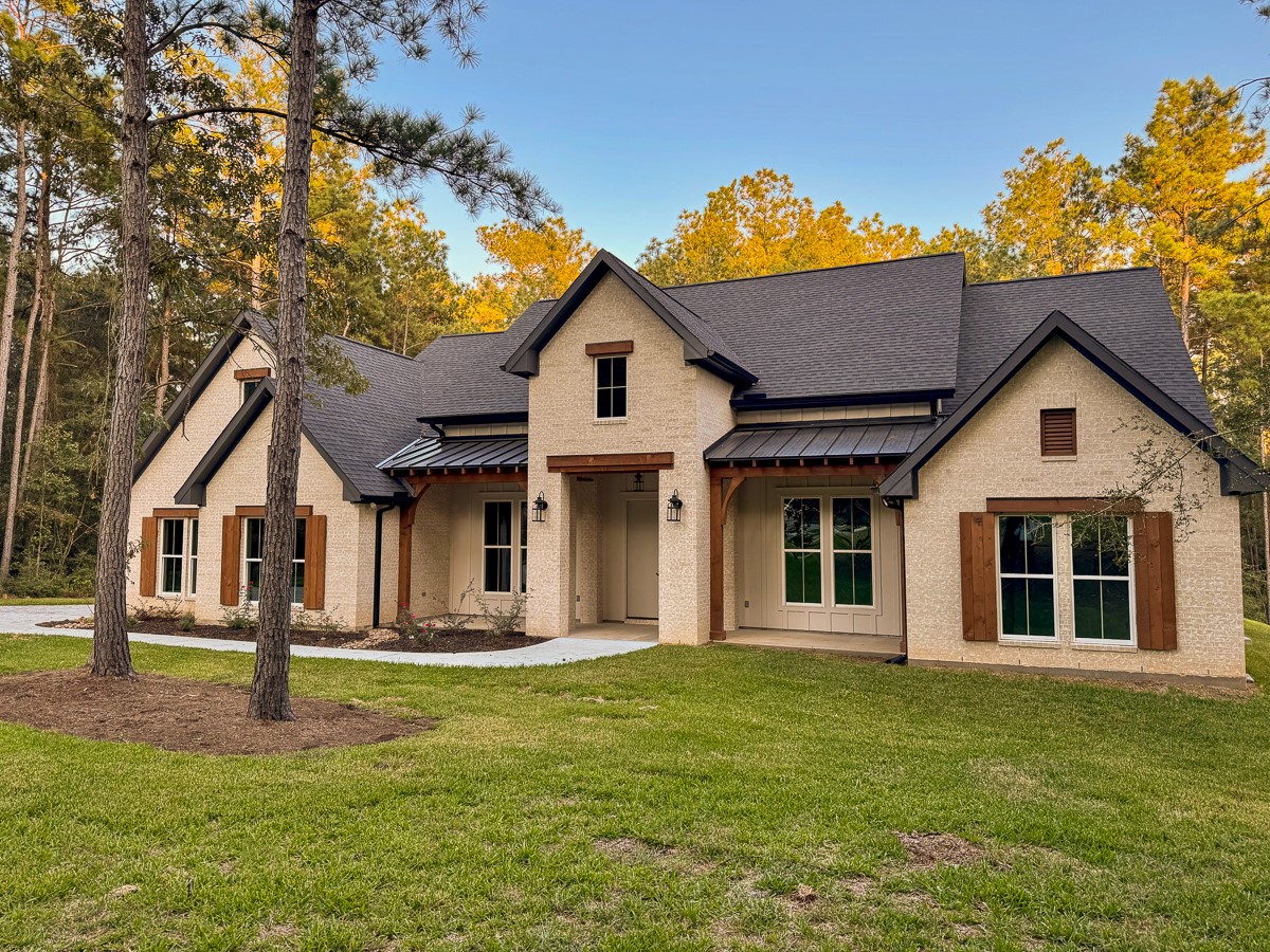 900 Lonestar Road Property Photo 1