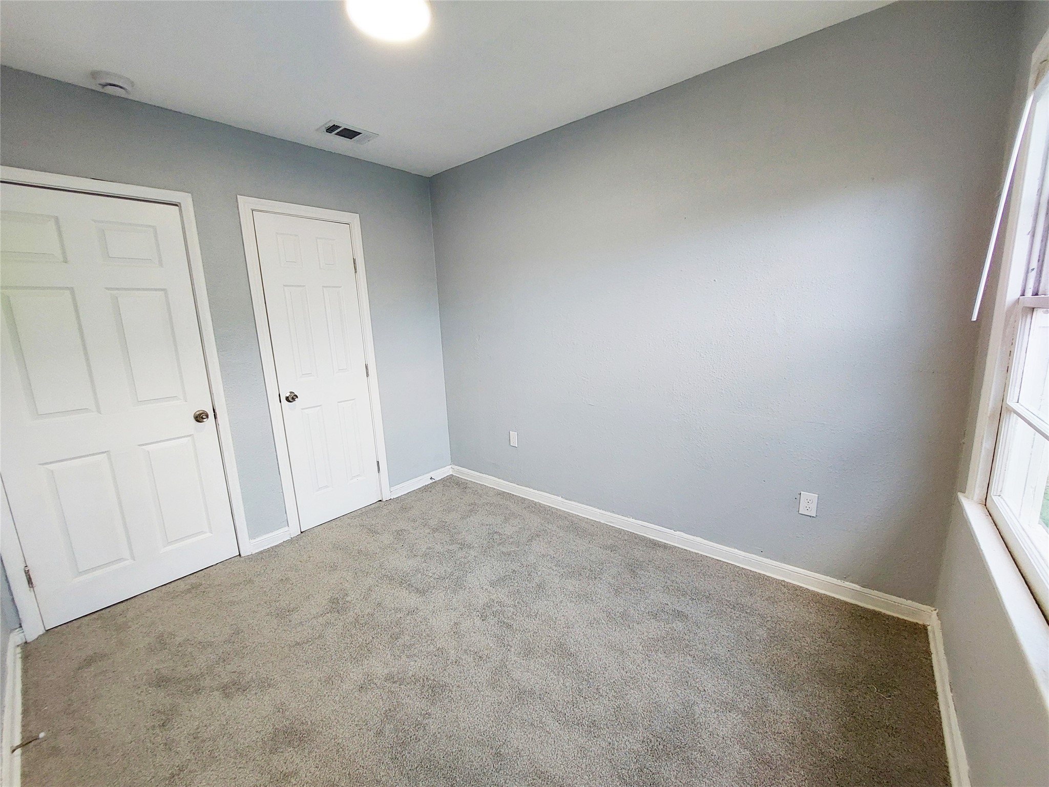 1728 W 8th Street Property Photo 7