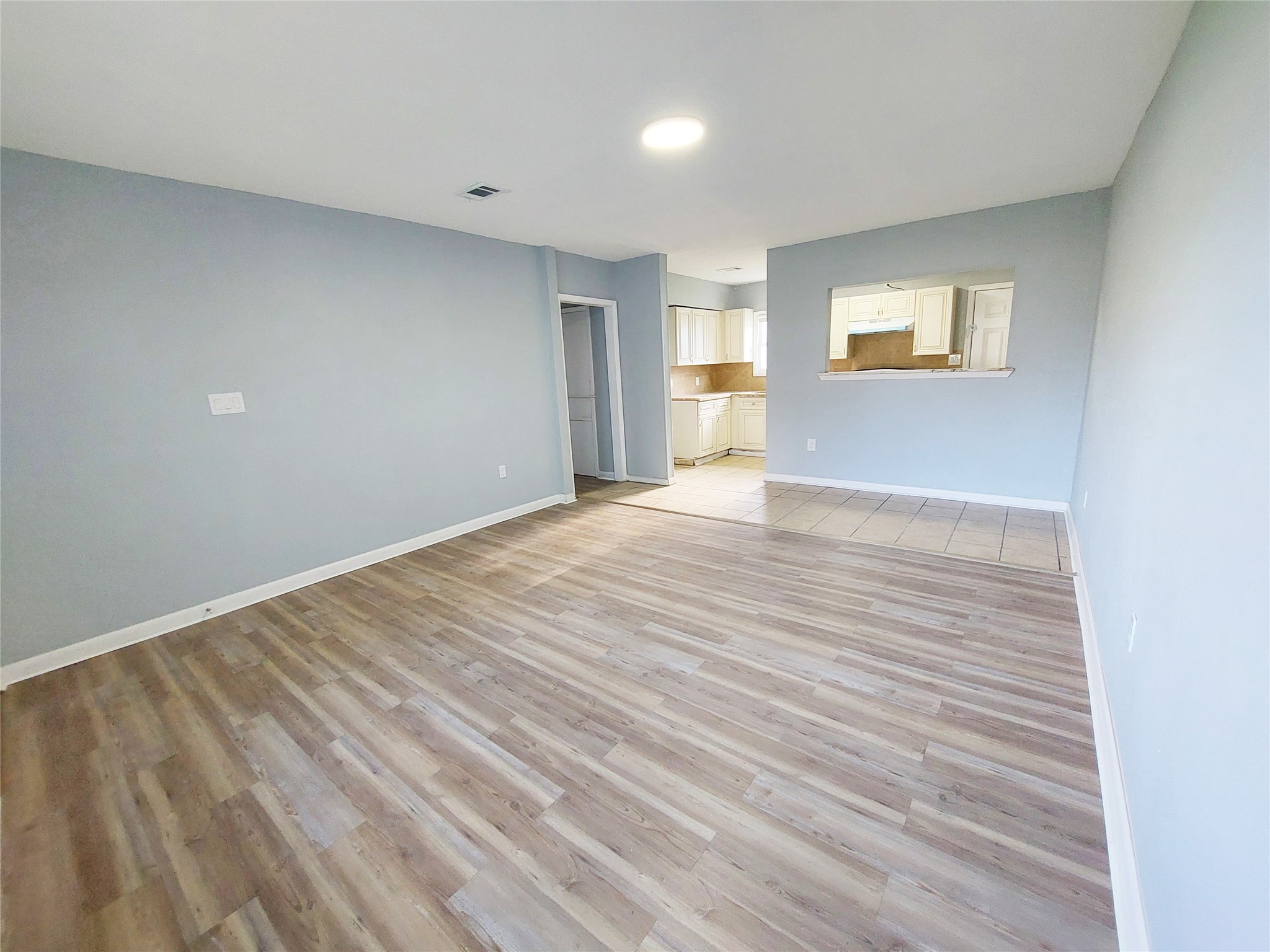 1728 W 8th Street Property Photo 10