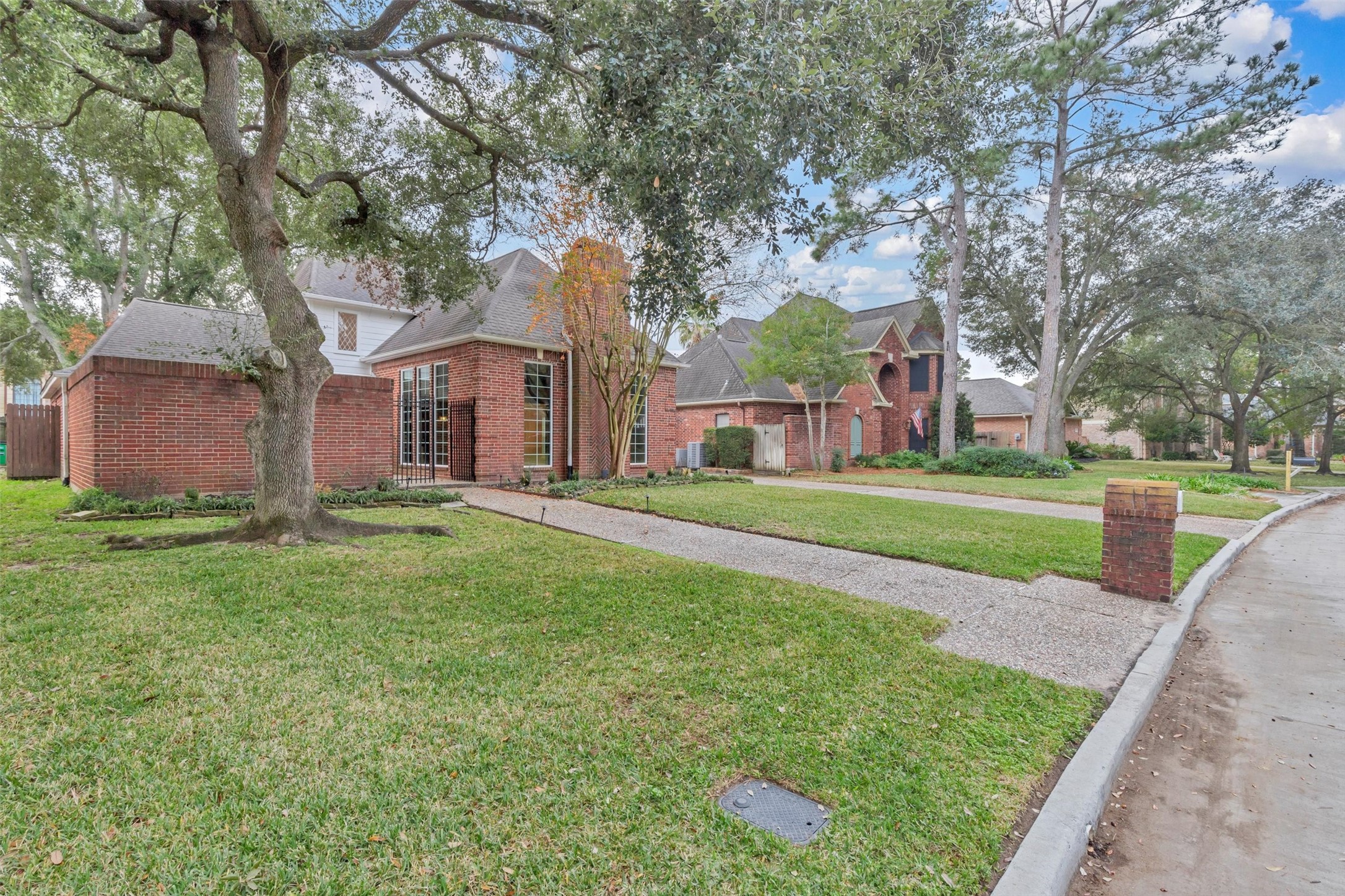 1127 Barkston Drive Property Photo 3