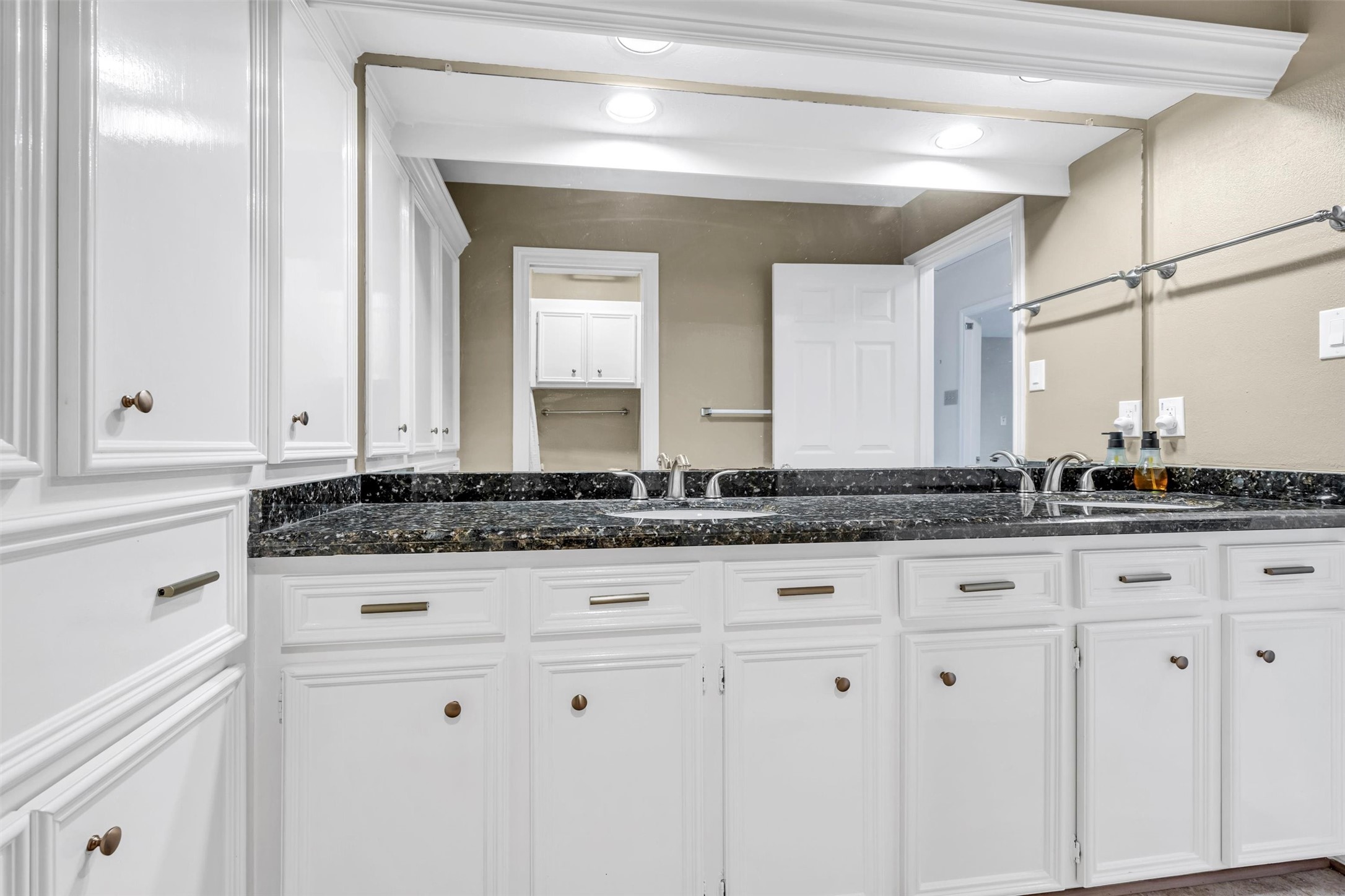 1127 Barkston Drive Property Photo 38