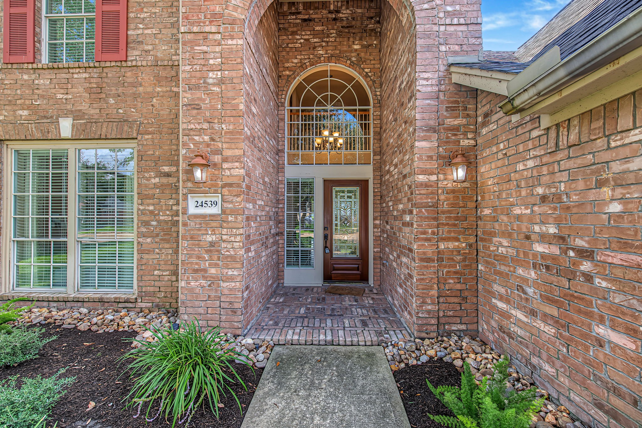 24539 Pelican Hill Drive Property Photo 2
