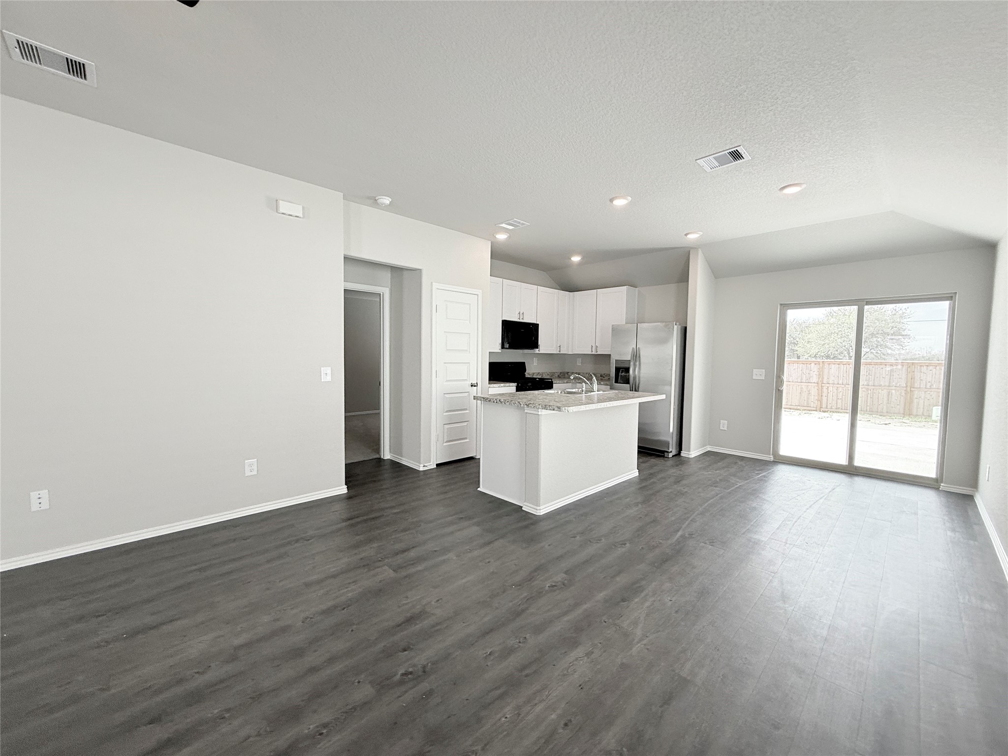 21611 Dessert Lilly Road Property Photo 6