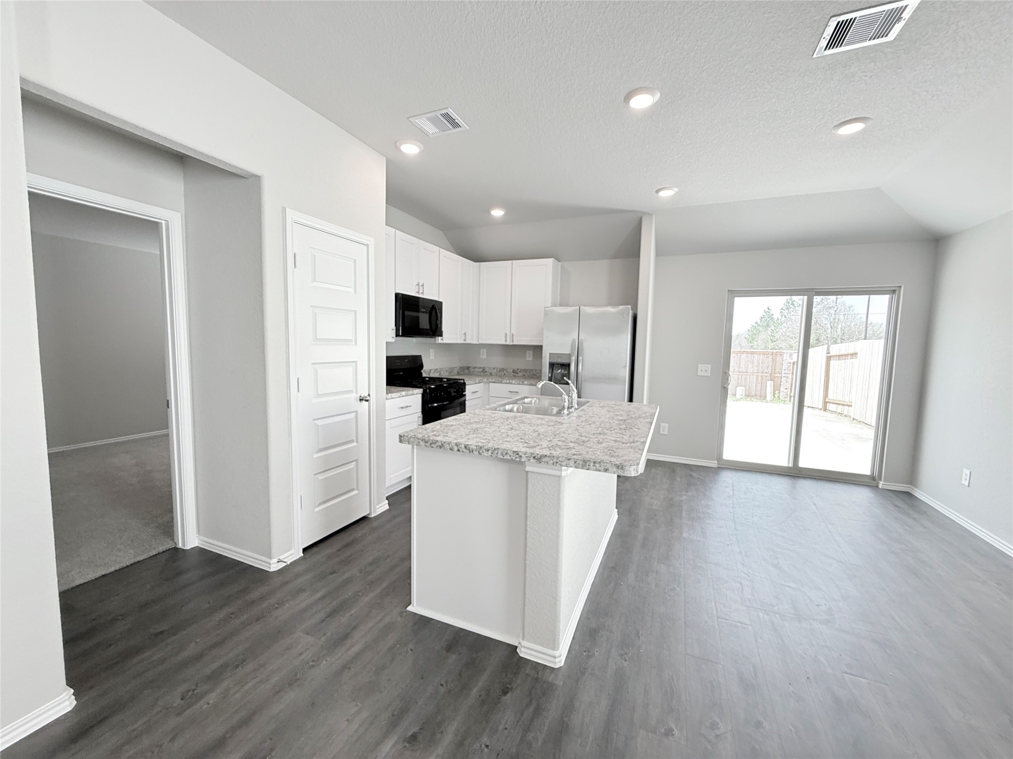 21611 Dessert Lilly Road Property Photo 12