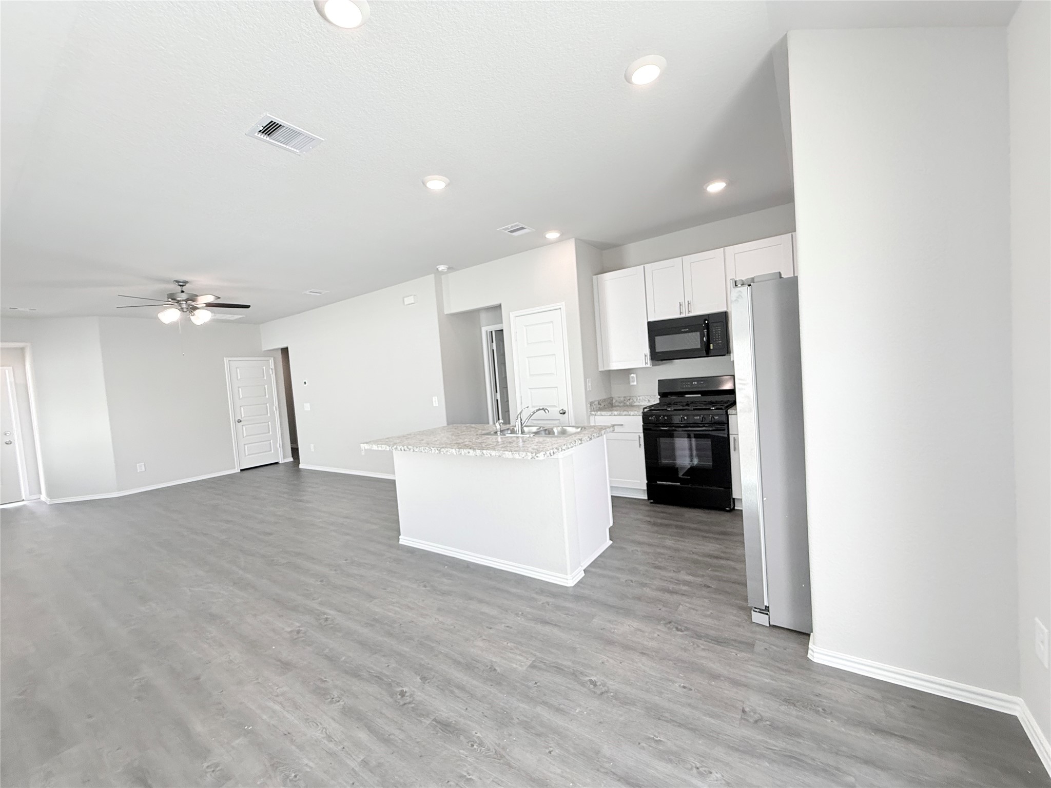 21611 Dessert Lilly Road Property Photo 13
