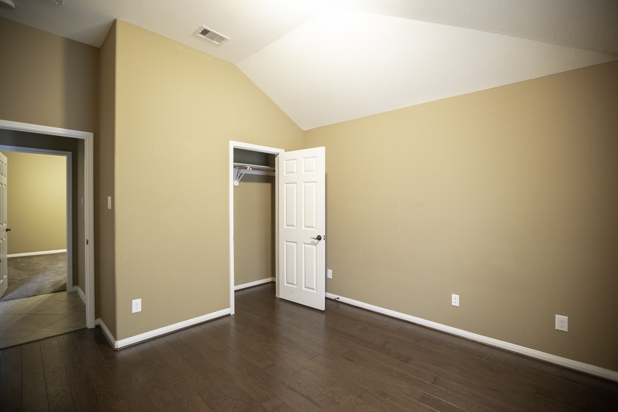 5755 Slate Valley Court Property Photo 4