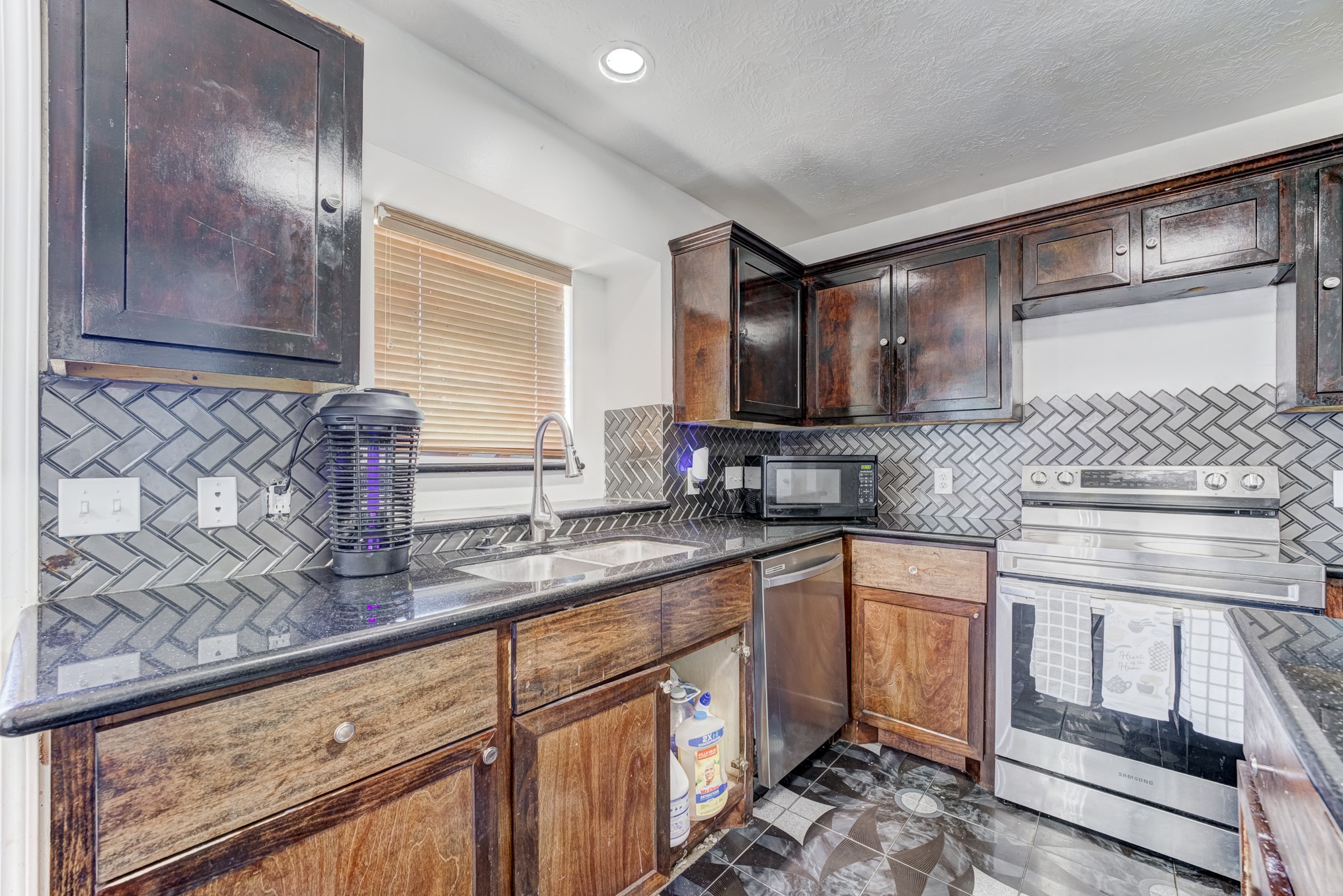 6826 River Bluff Drive Property Photo 18