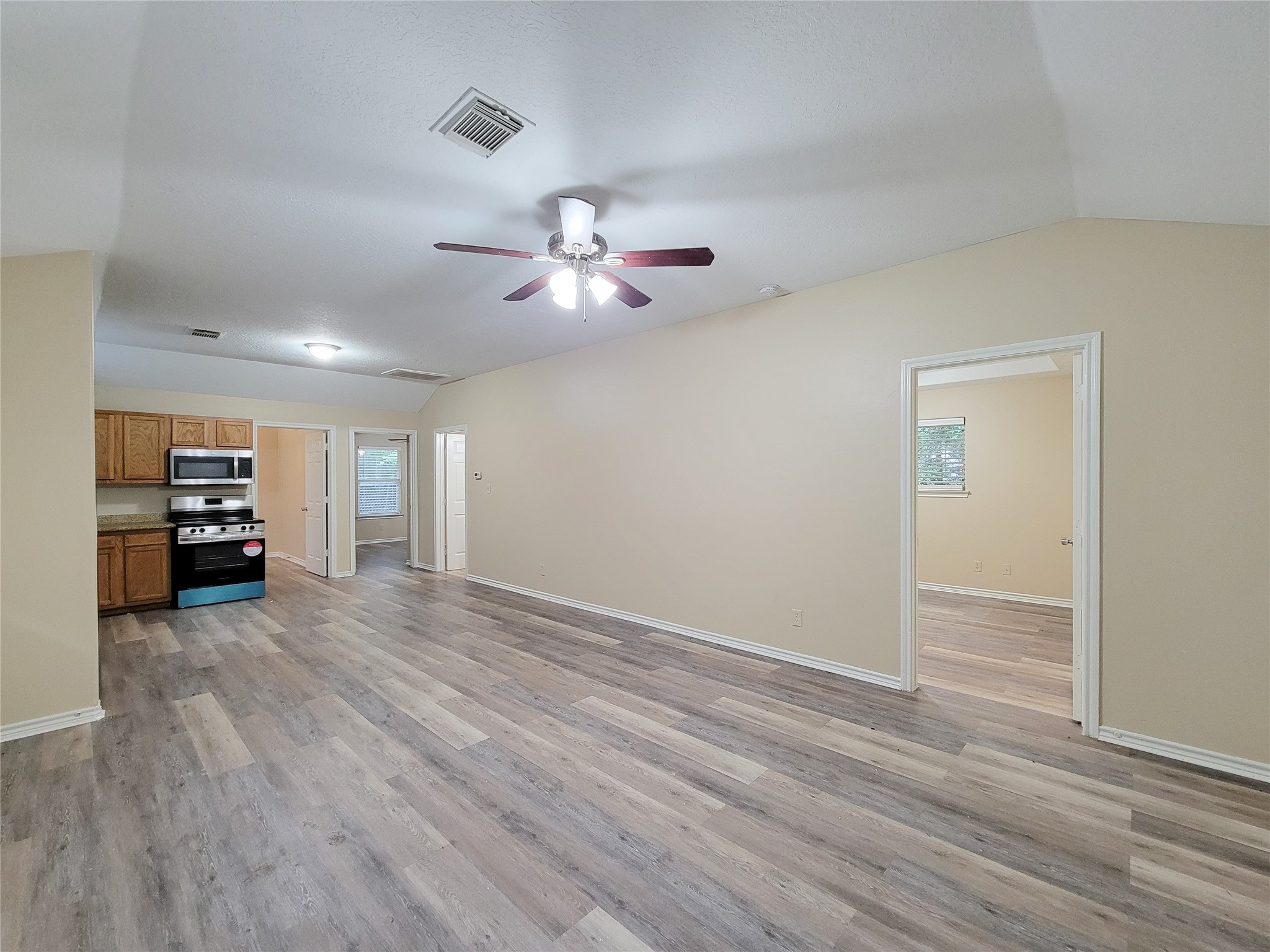 12700 Royal Green Drive Property Photo 9