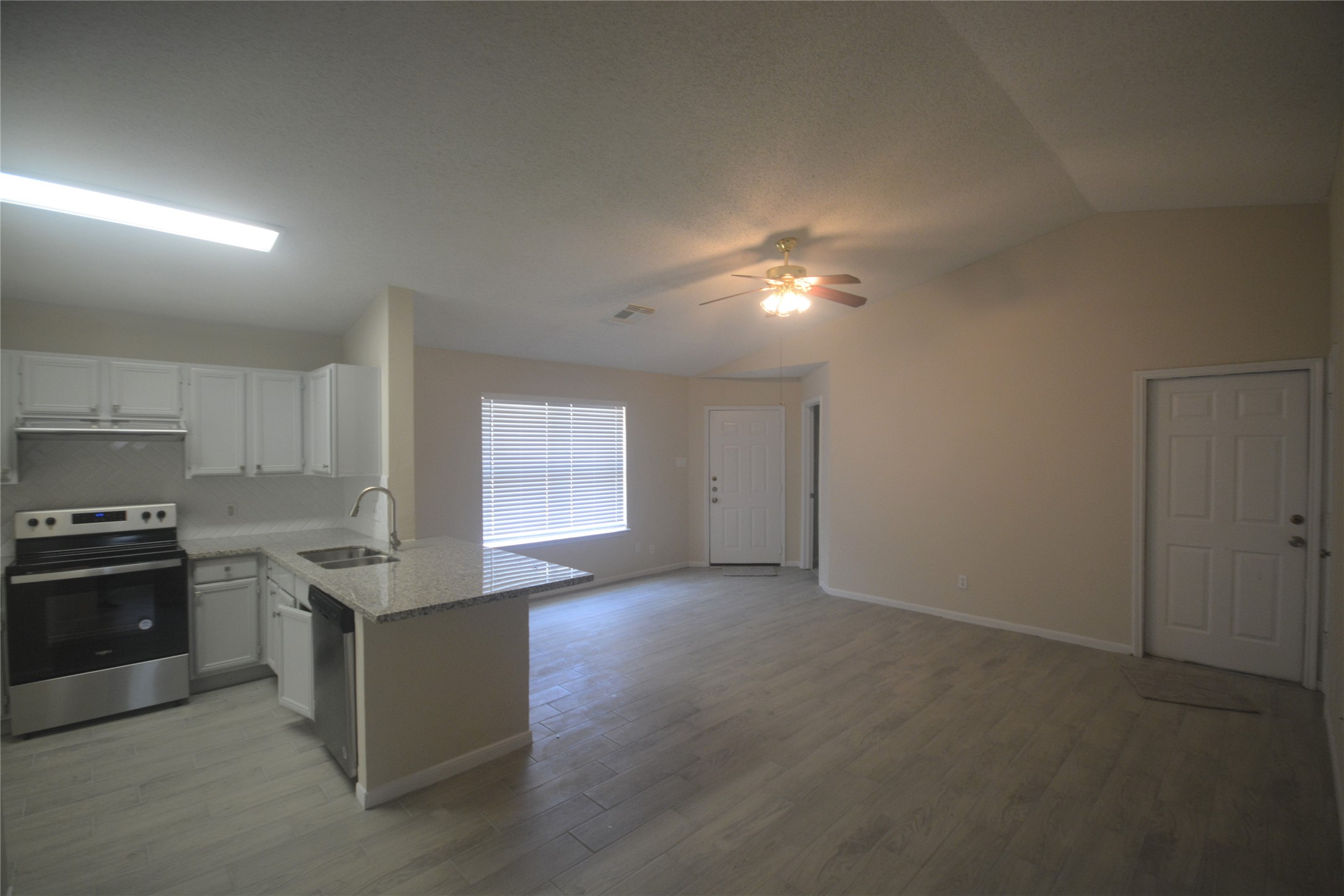7723 Ellis Drive Property Photo 2