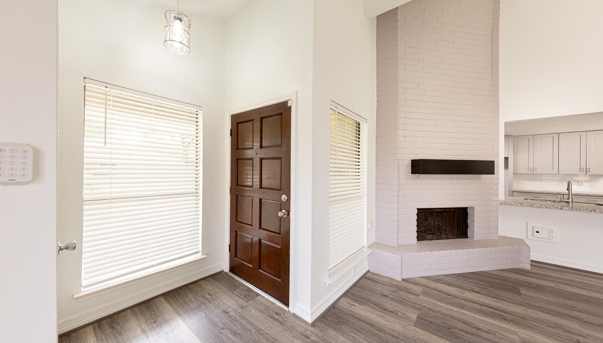15102 Sheffield Terrace Property Photo 3