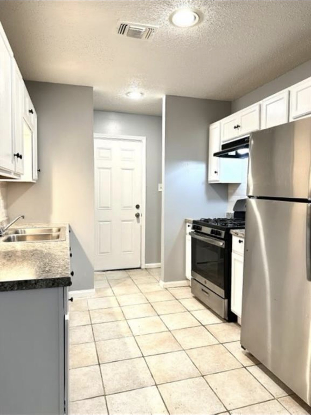 6918 Hirsch Road 6916 Property Photo 1