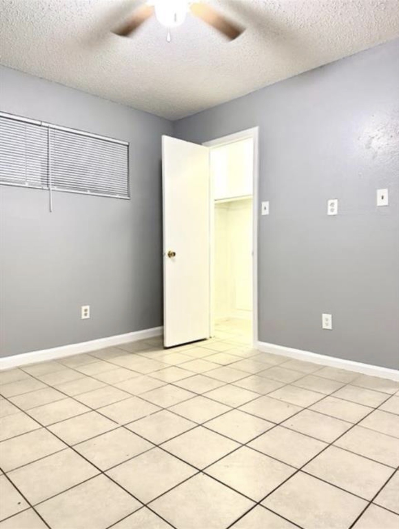 6918 Hirsch Road 6916 Property Photo 3