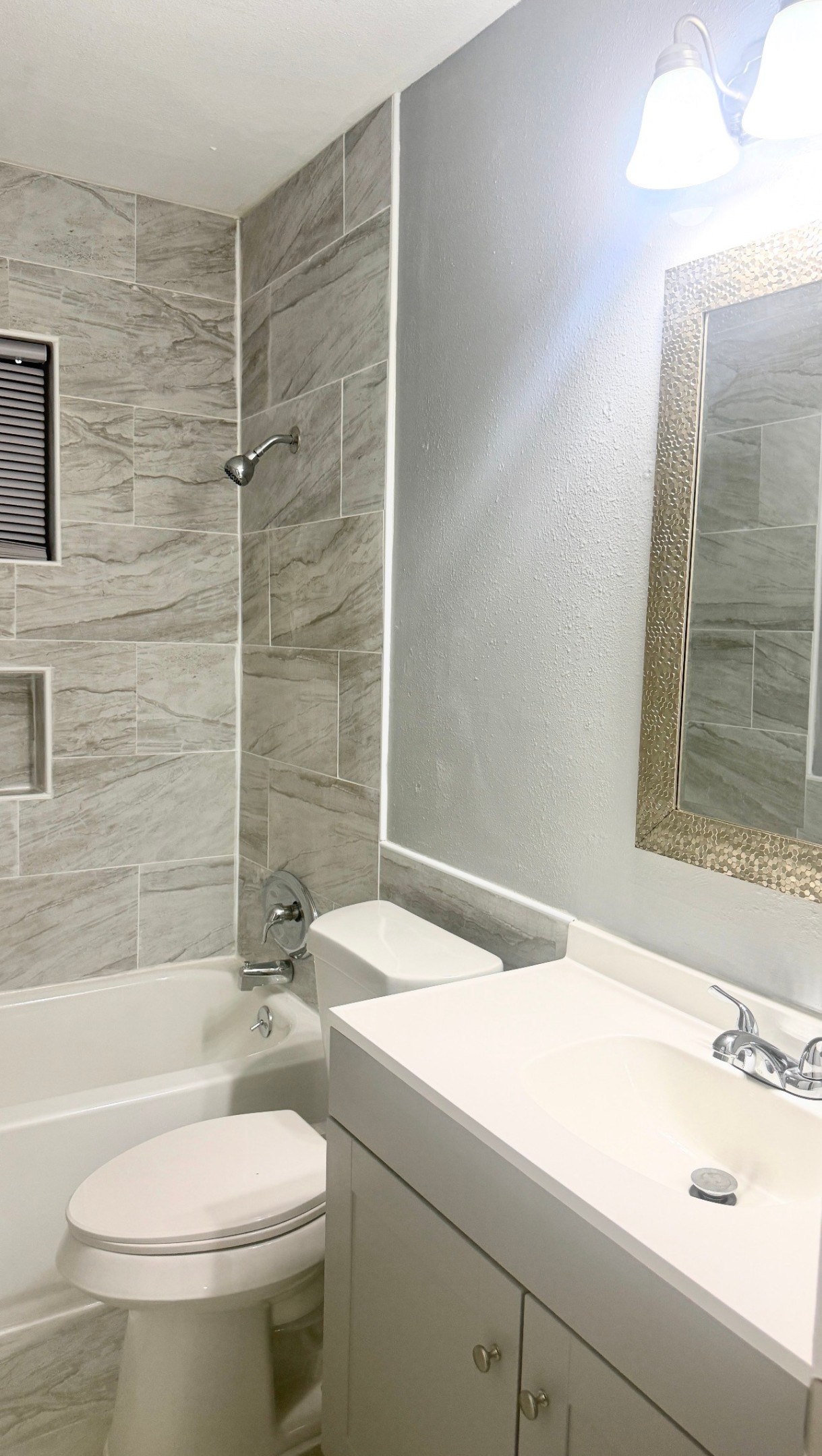 6918 Hirsch Road 6916 Property Photo 6