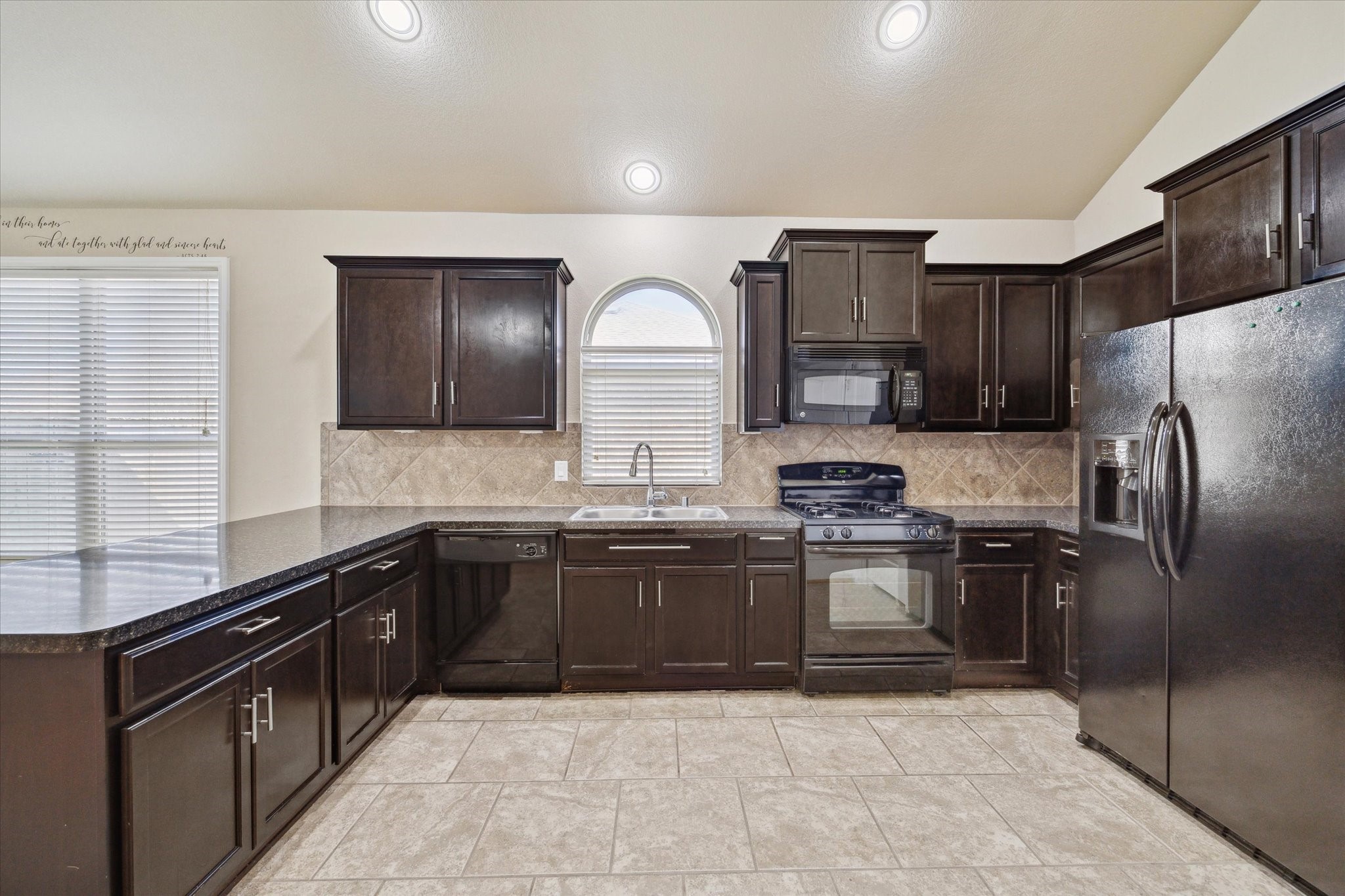 22582 Valley Canyon Lane Property Photo 6
