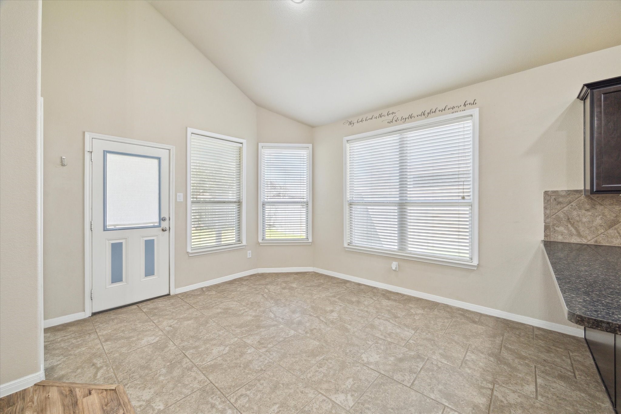 22582 Valley Canyon Lane Property Photo 8