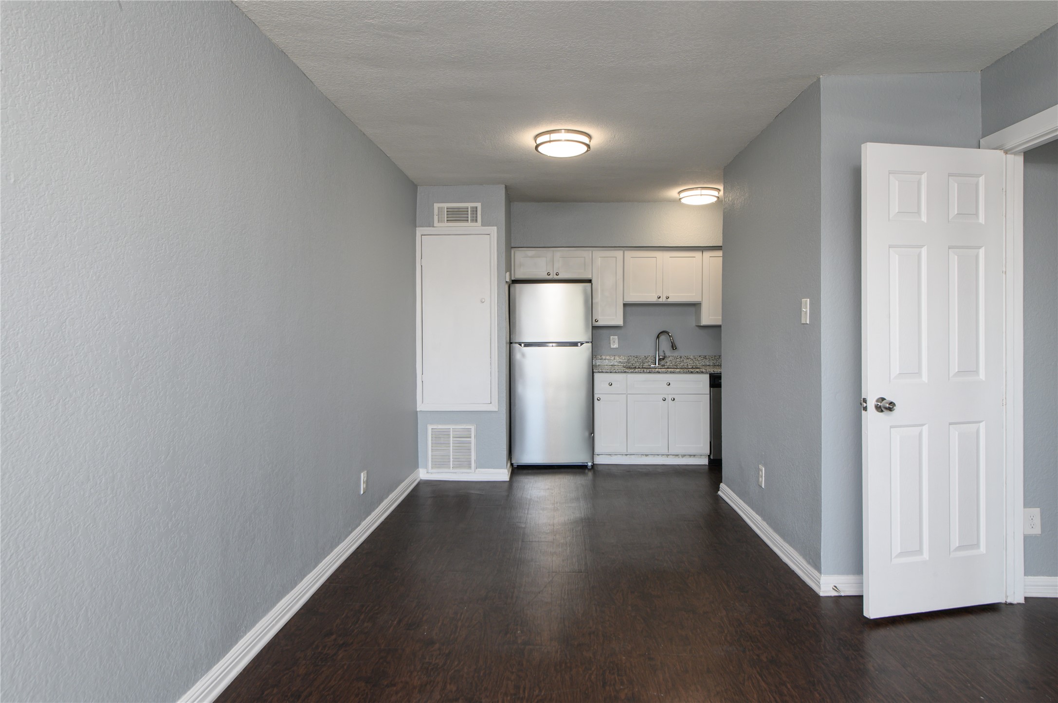 735 W Cavalcade Street 22 Property Photo 1