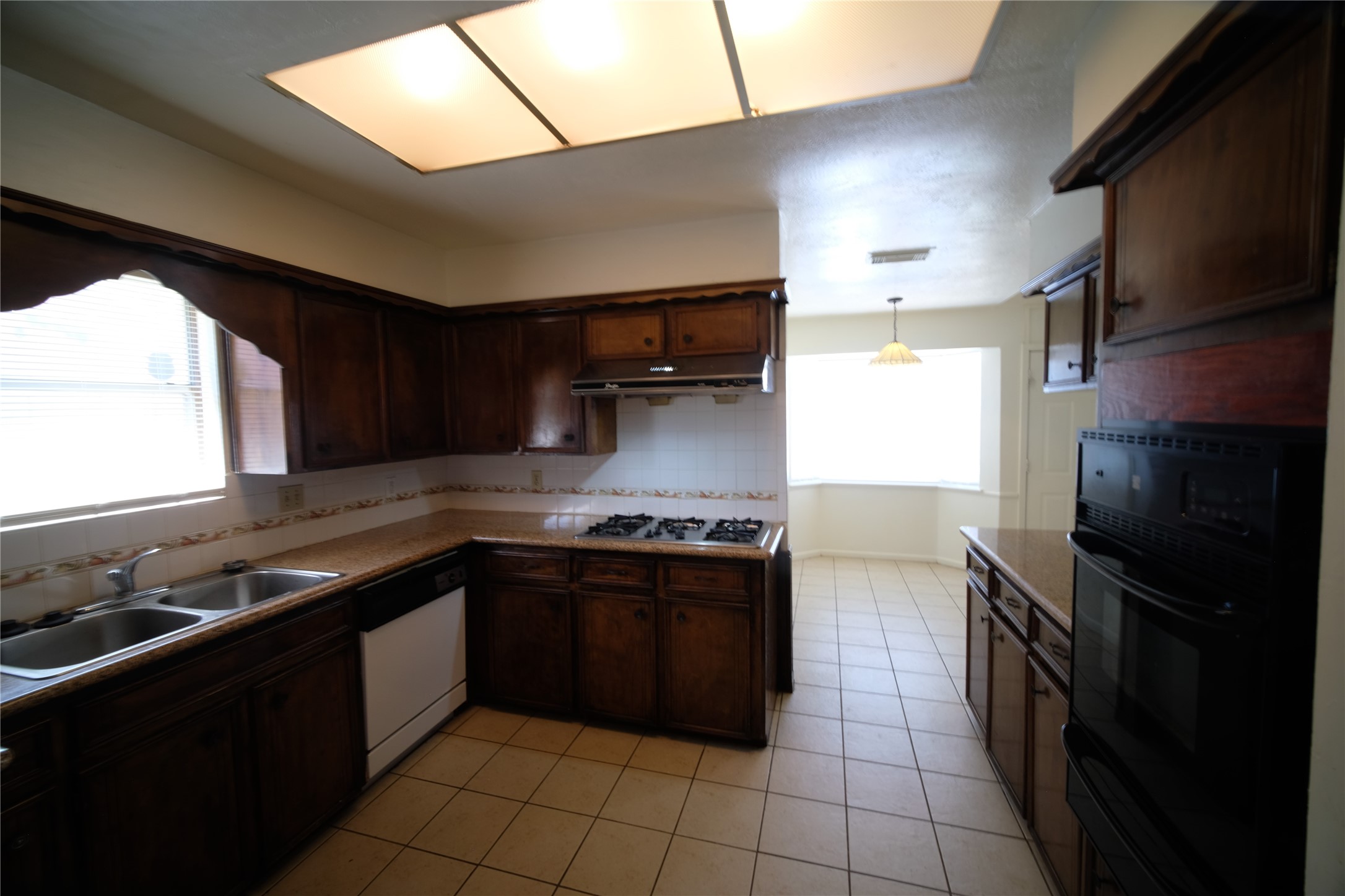12526 Lima Drive Property Photo 7