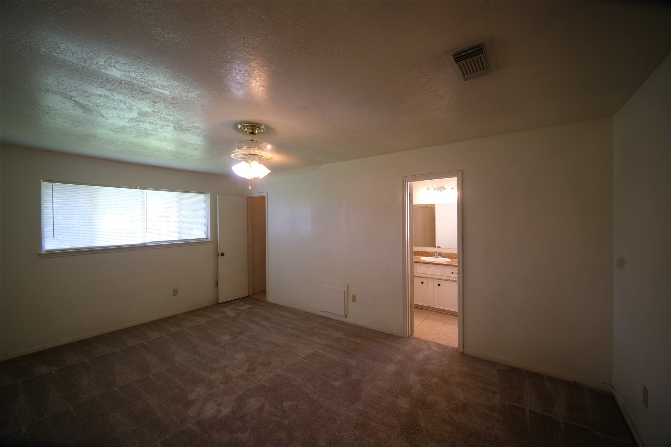 12526 Lima Drive Property Photo 14