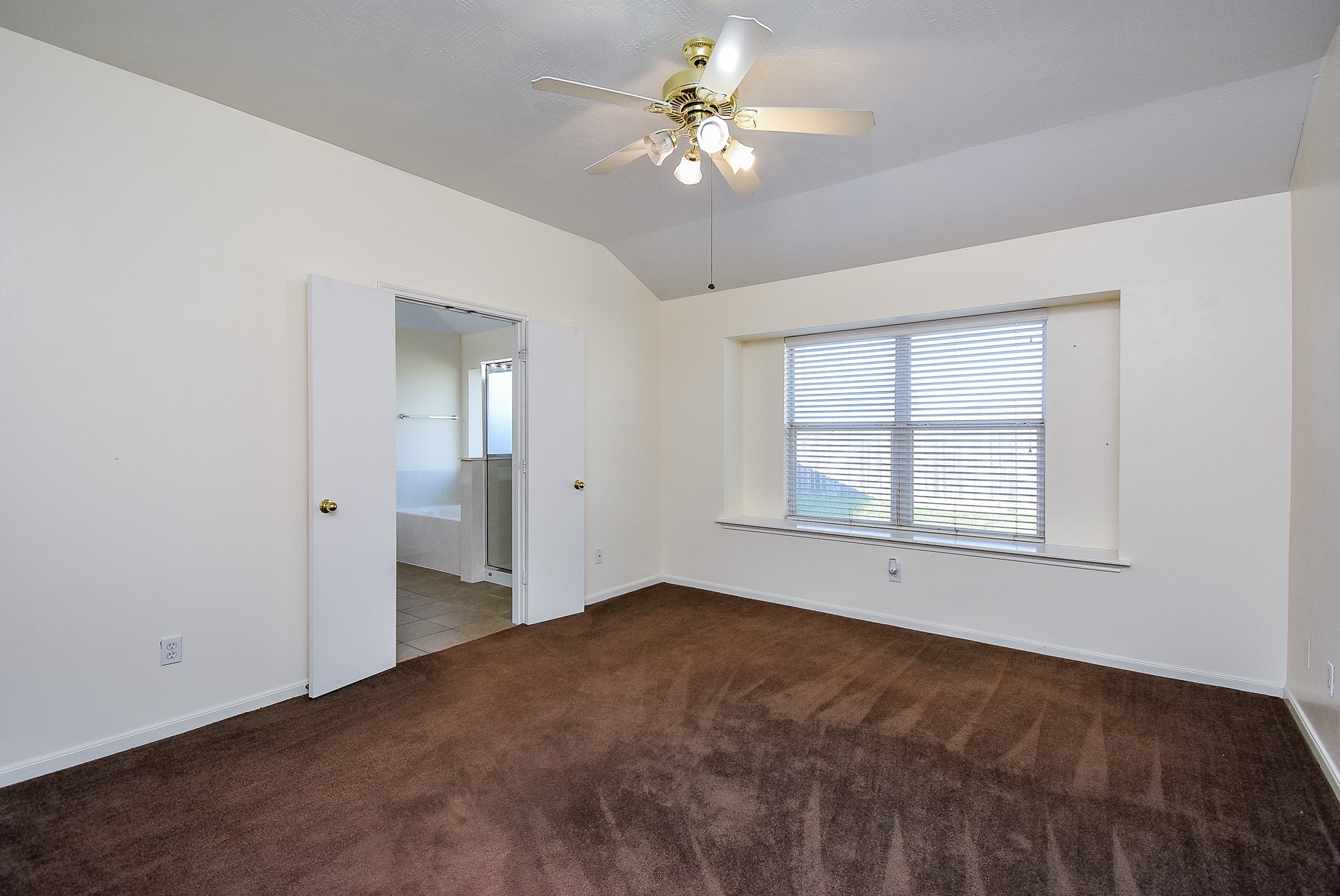 20802 Oak Rain Court Property Photo 9