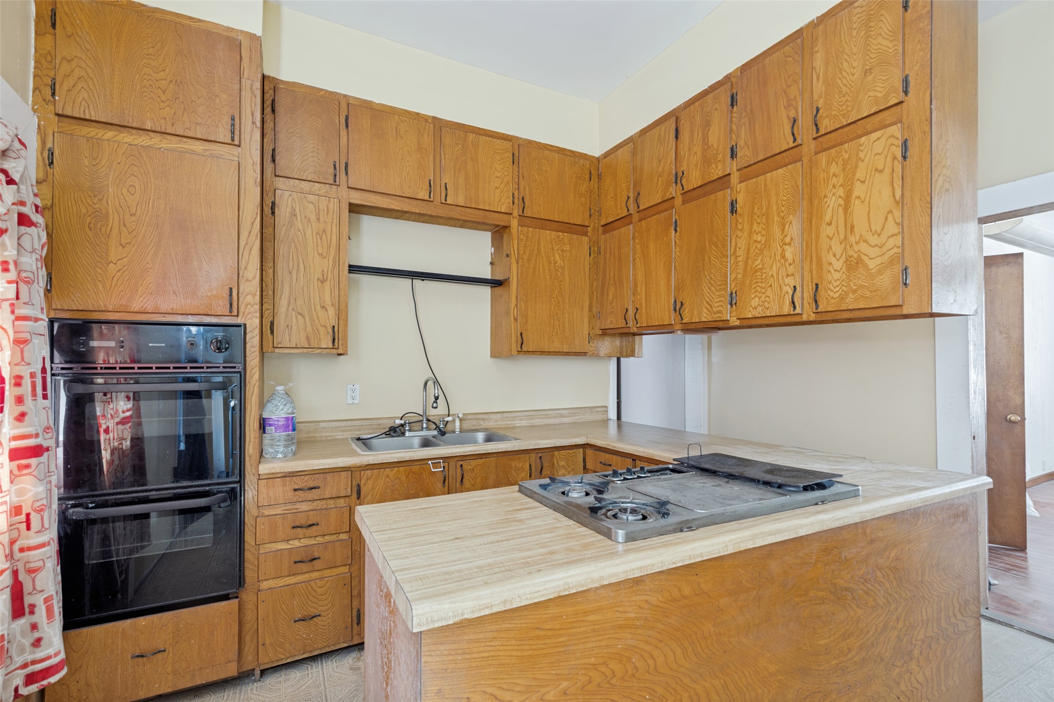3012 Garrow Street Property Photo 11