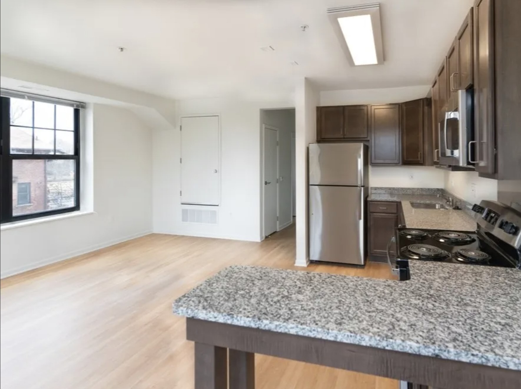 53 Marston St Property Photo 6