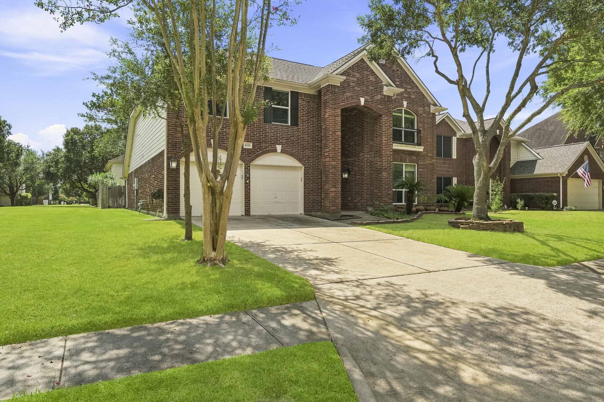 2123 Mossy Trails Dr Property Photo 2