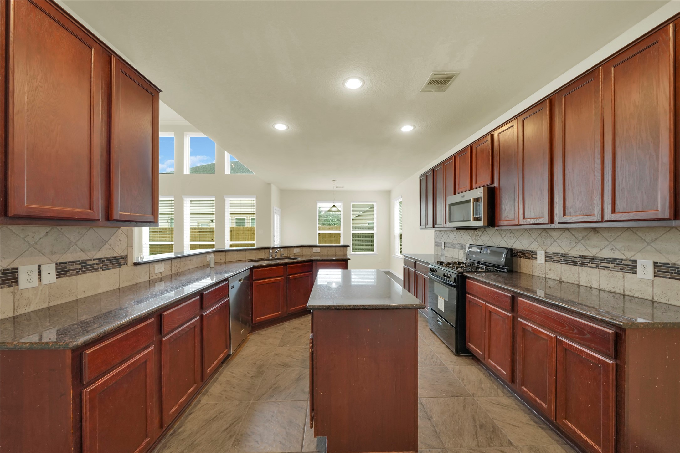 20803 Fair Walnut Way Property Photo 3
