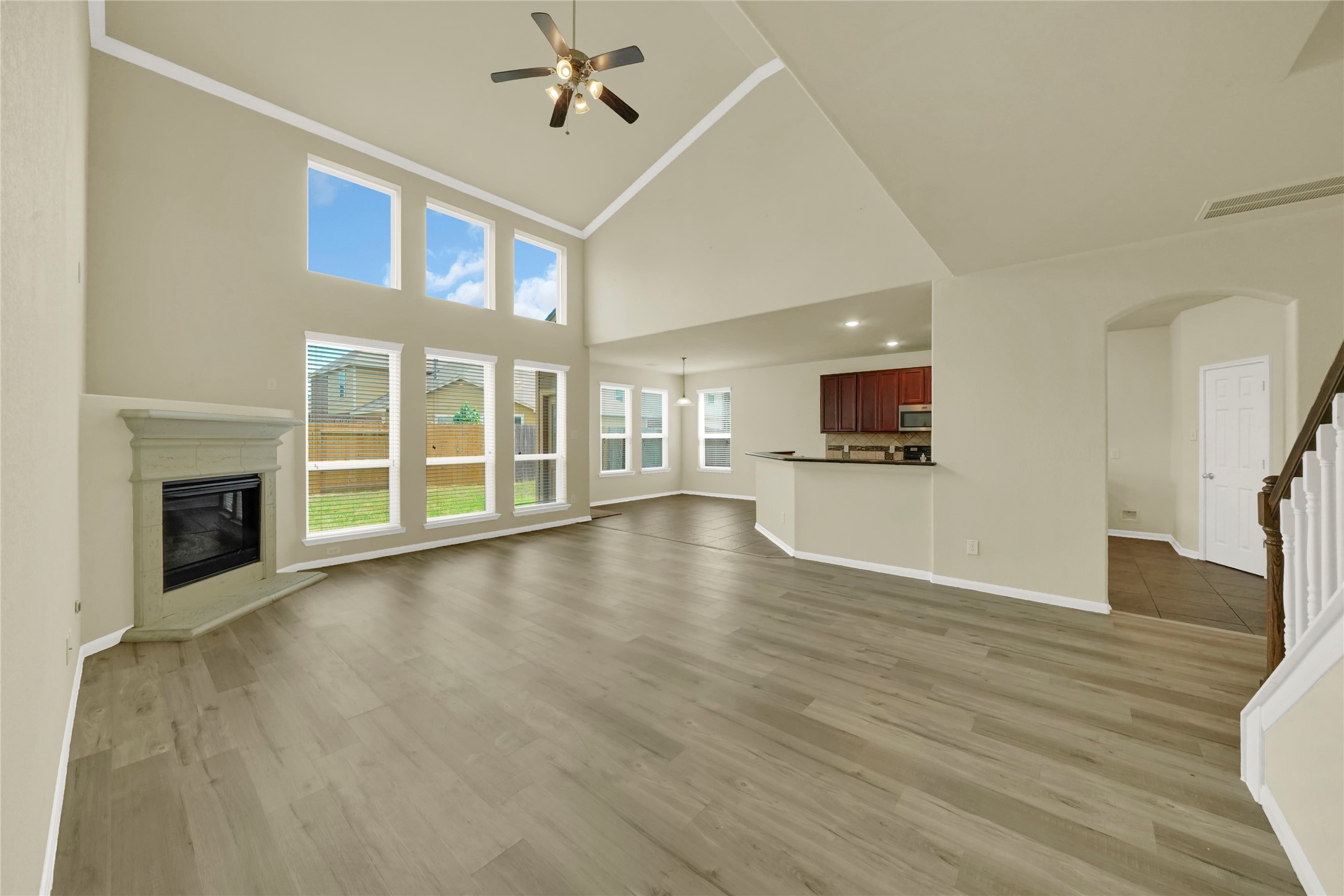 20803 Fair Walnut Way Property Photo 5