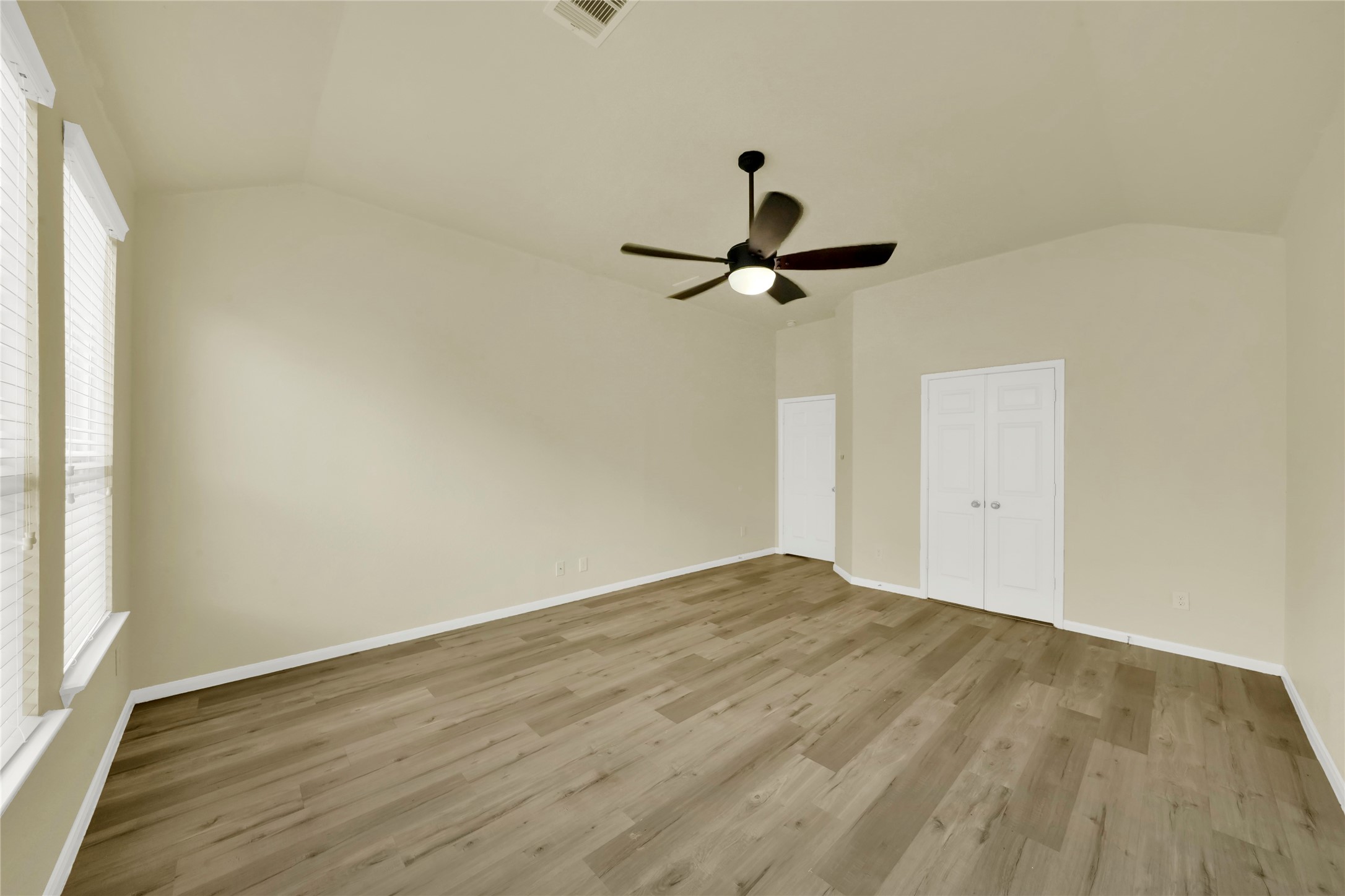 20803 Fair Walnut Way Property Photo 9