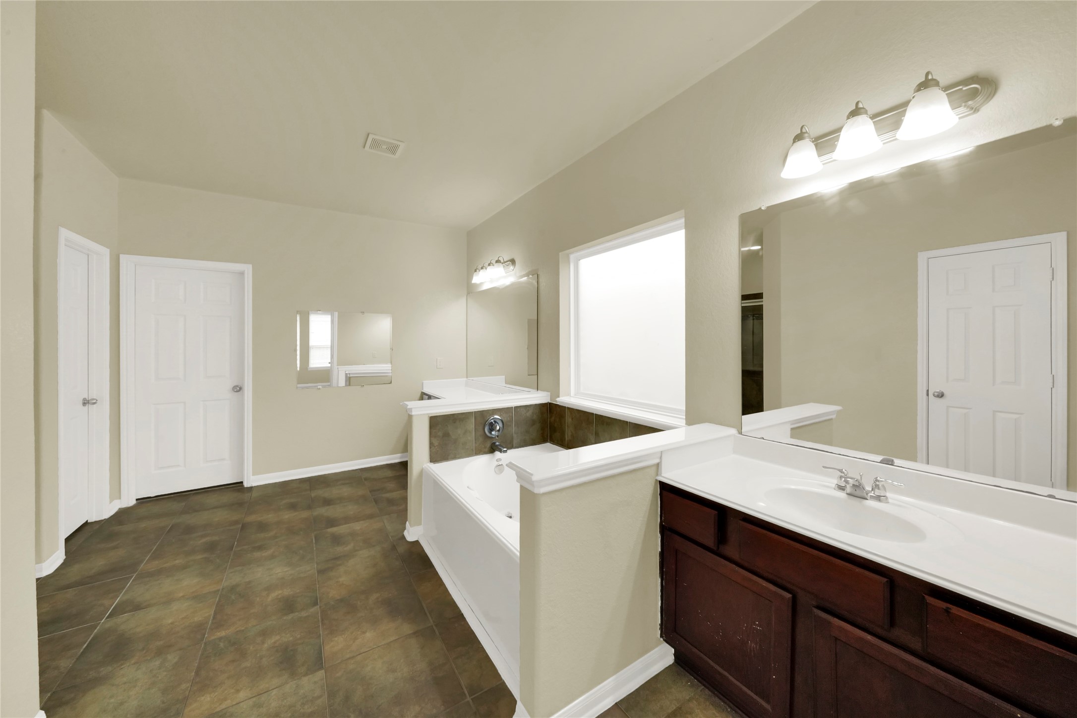 20803 Fair Walnut Way Property Photo 10