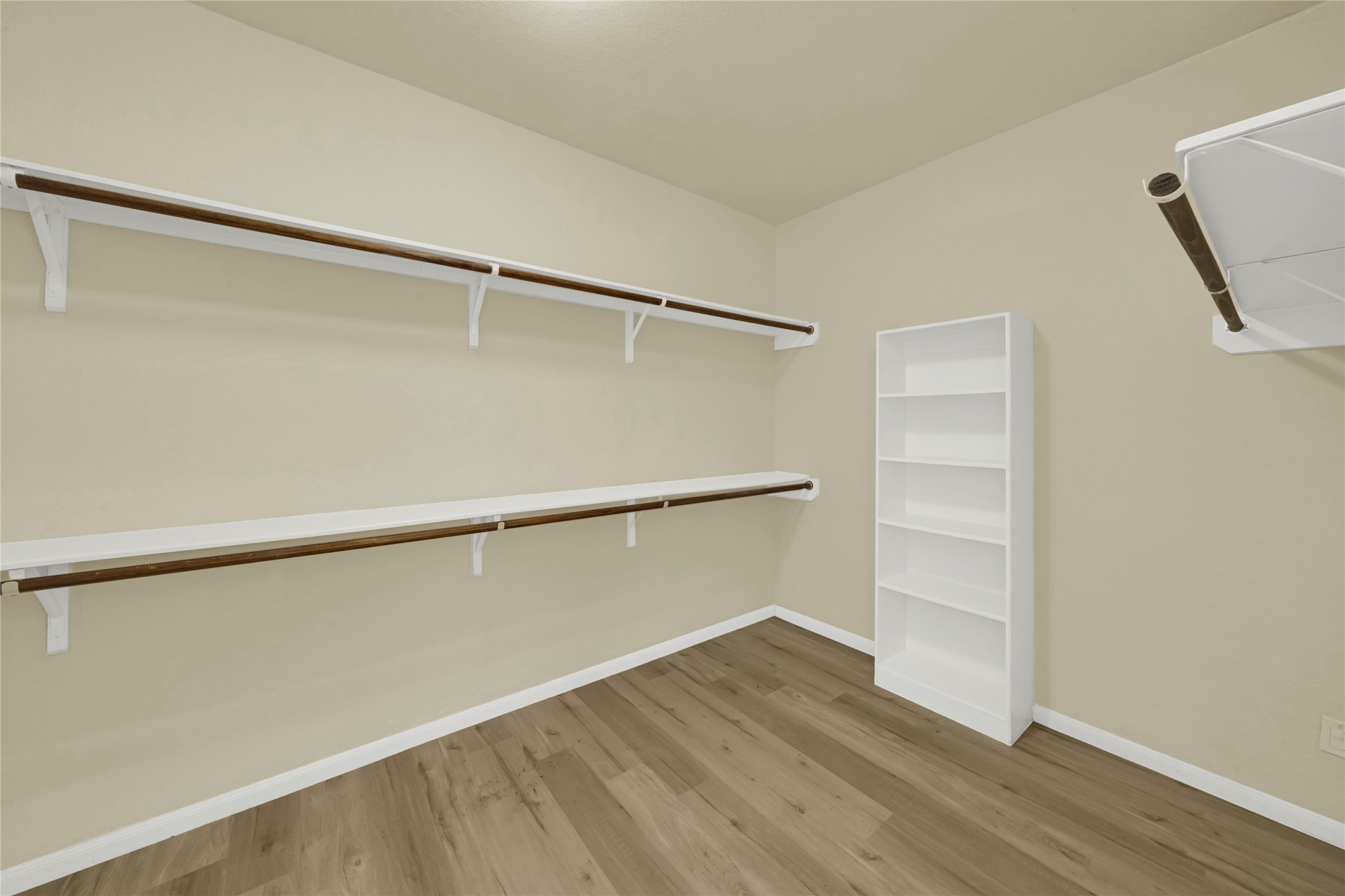 20803 Fair Walnut Way Property Photo 12