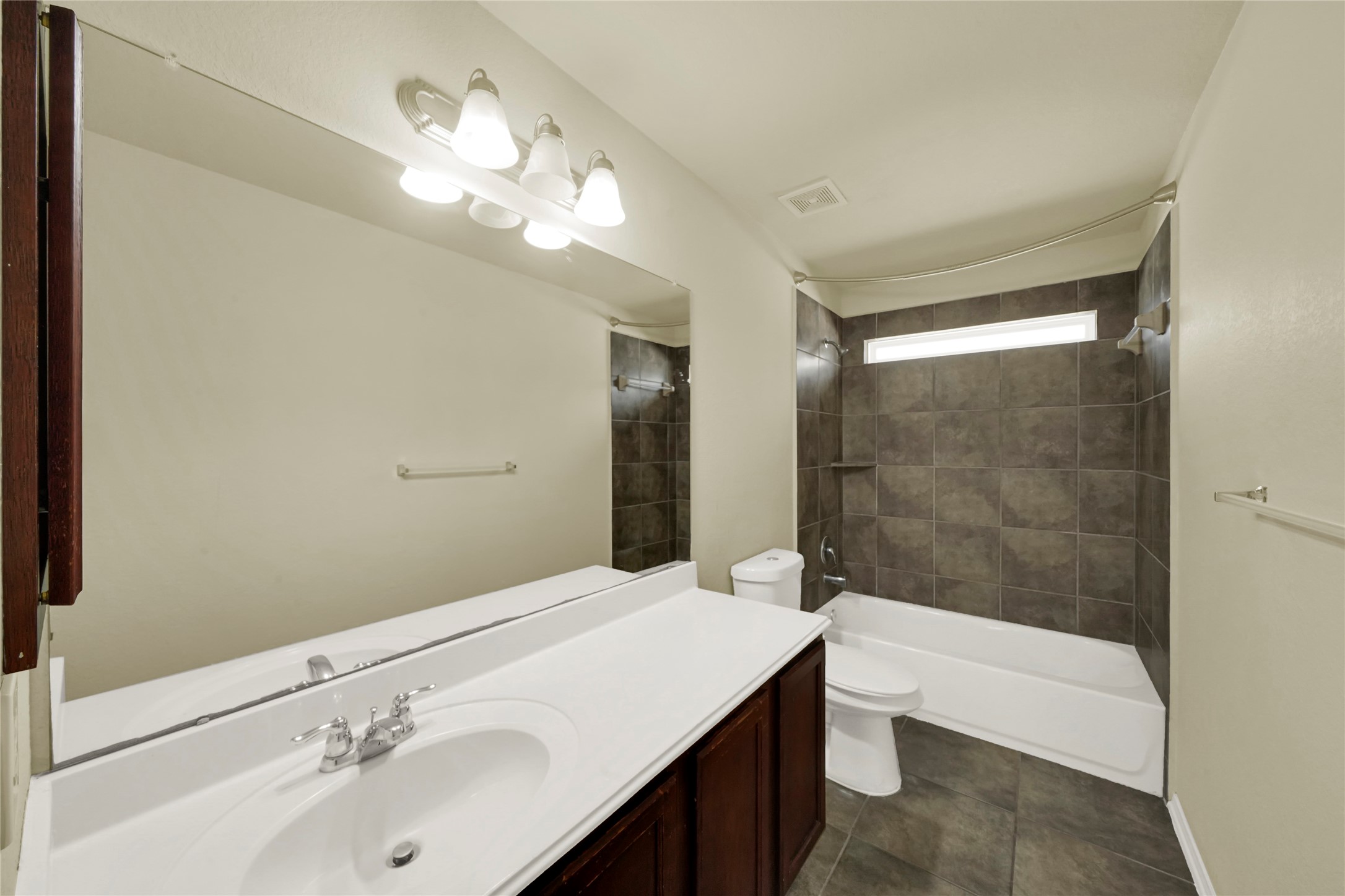 20803 Fair Walnut Way Property Photo 15
