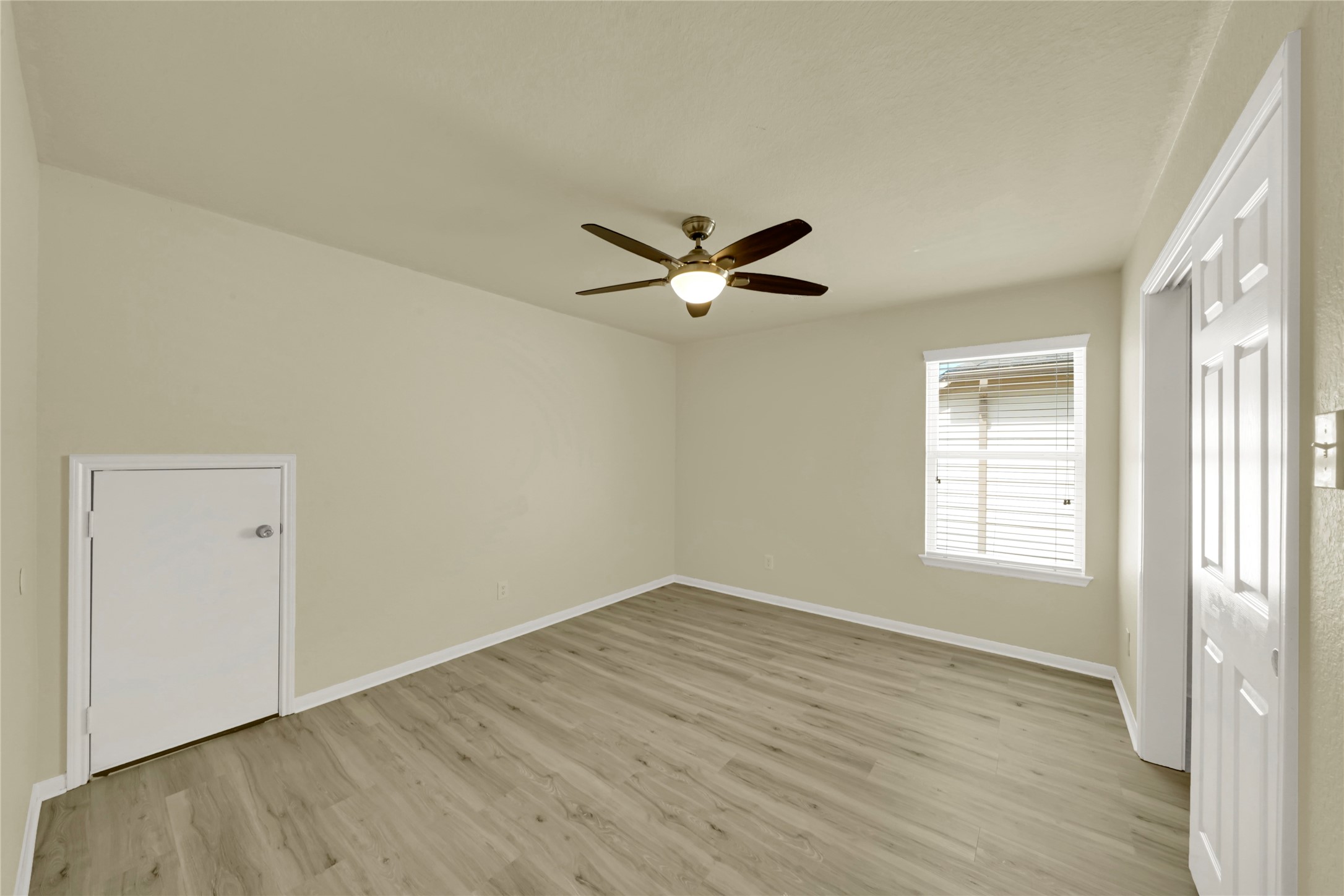 20803 Fair Walnut Way Property Photo 16