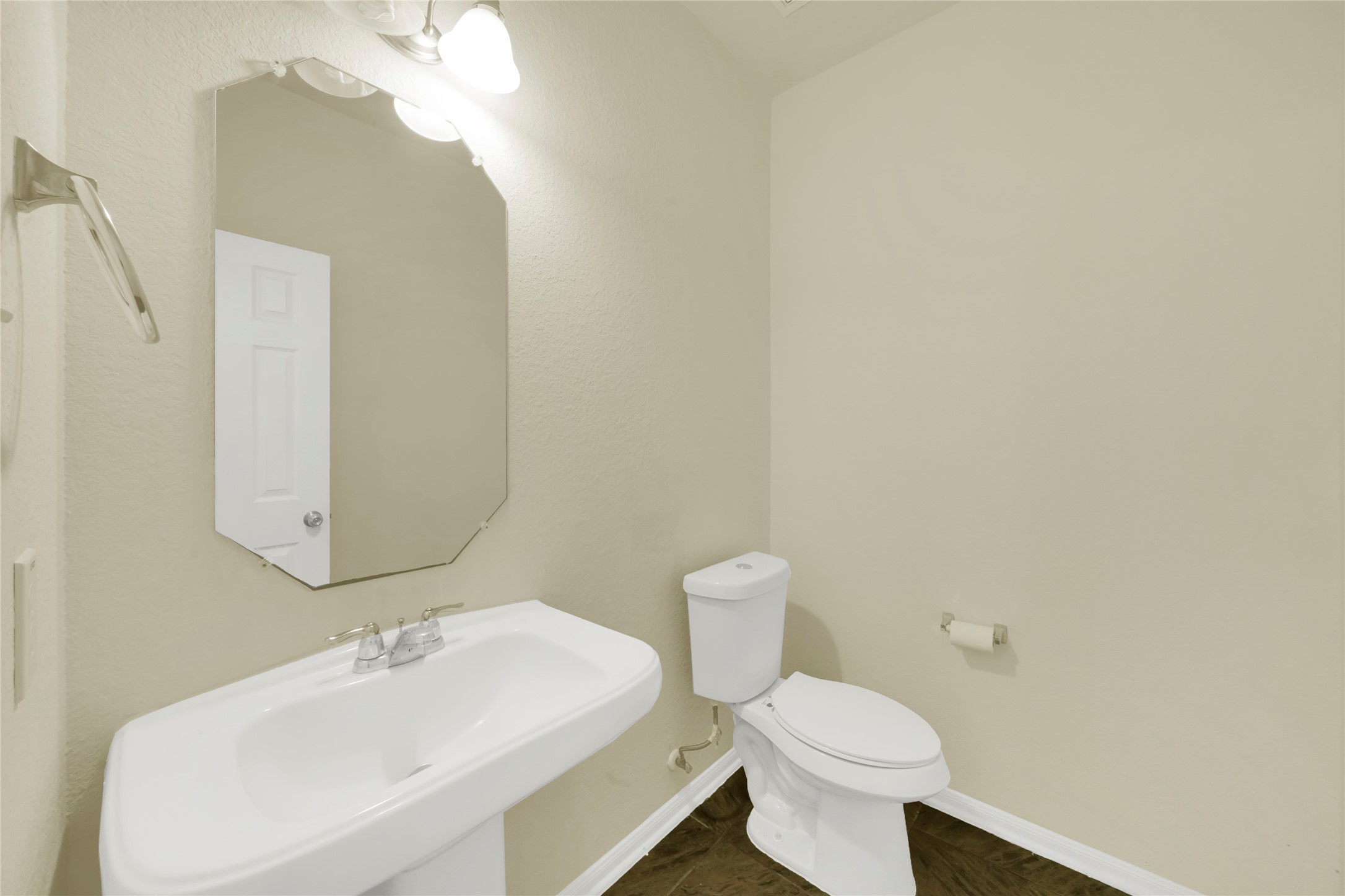 20803 Fair Walnut Way Property Photo 27