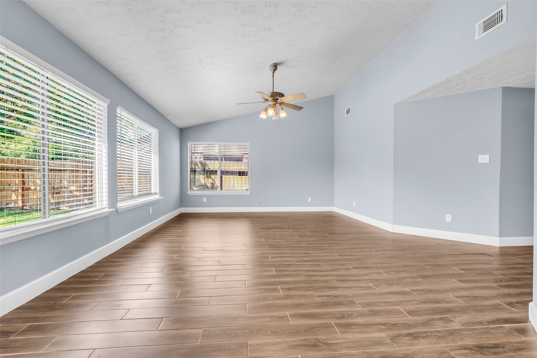 23819 Griffin House Lane Property Photo 2