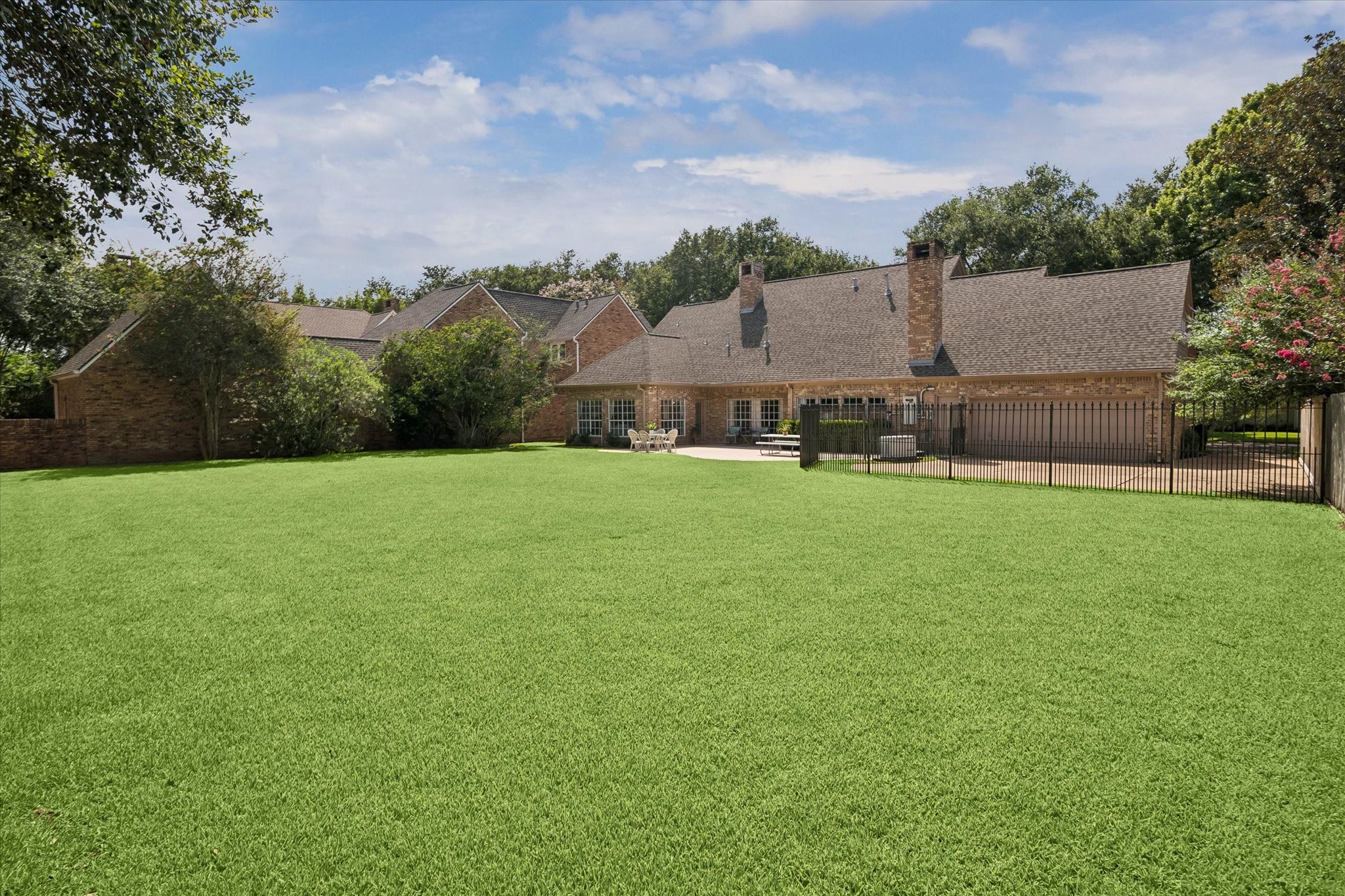 1419 Camelot Place Property Photo 12